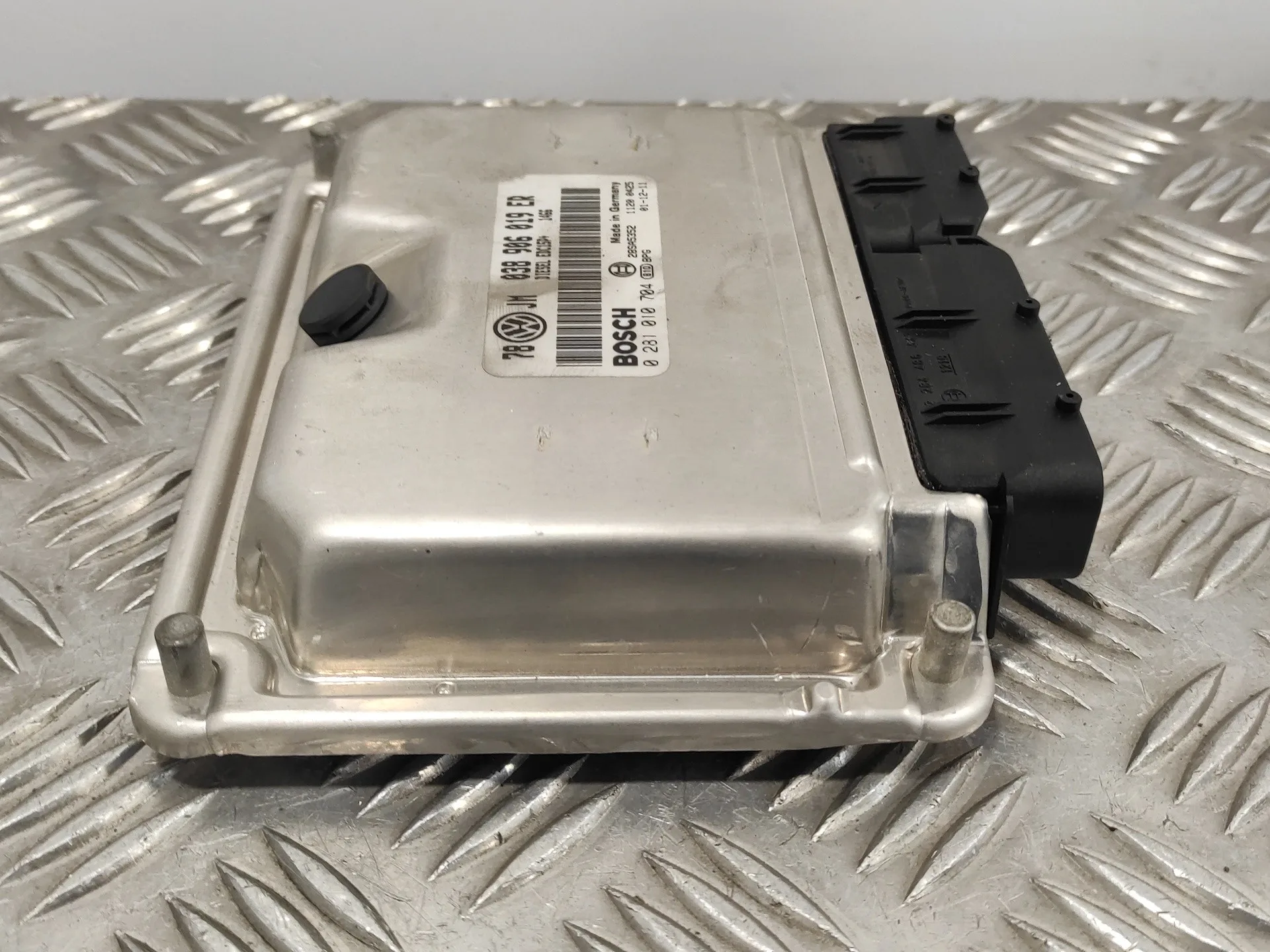 Centralita Motor Uce para Volkswagen Passat Variant (3B6)