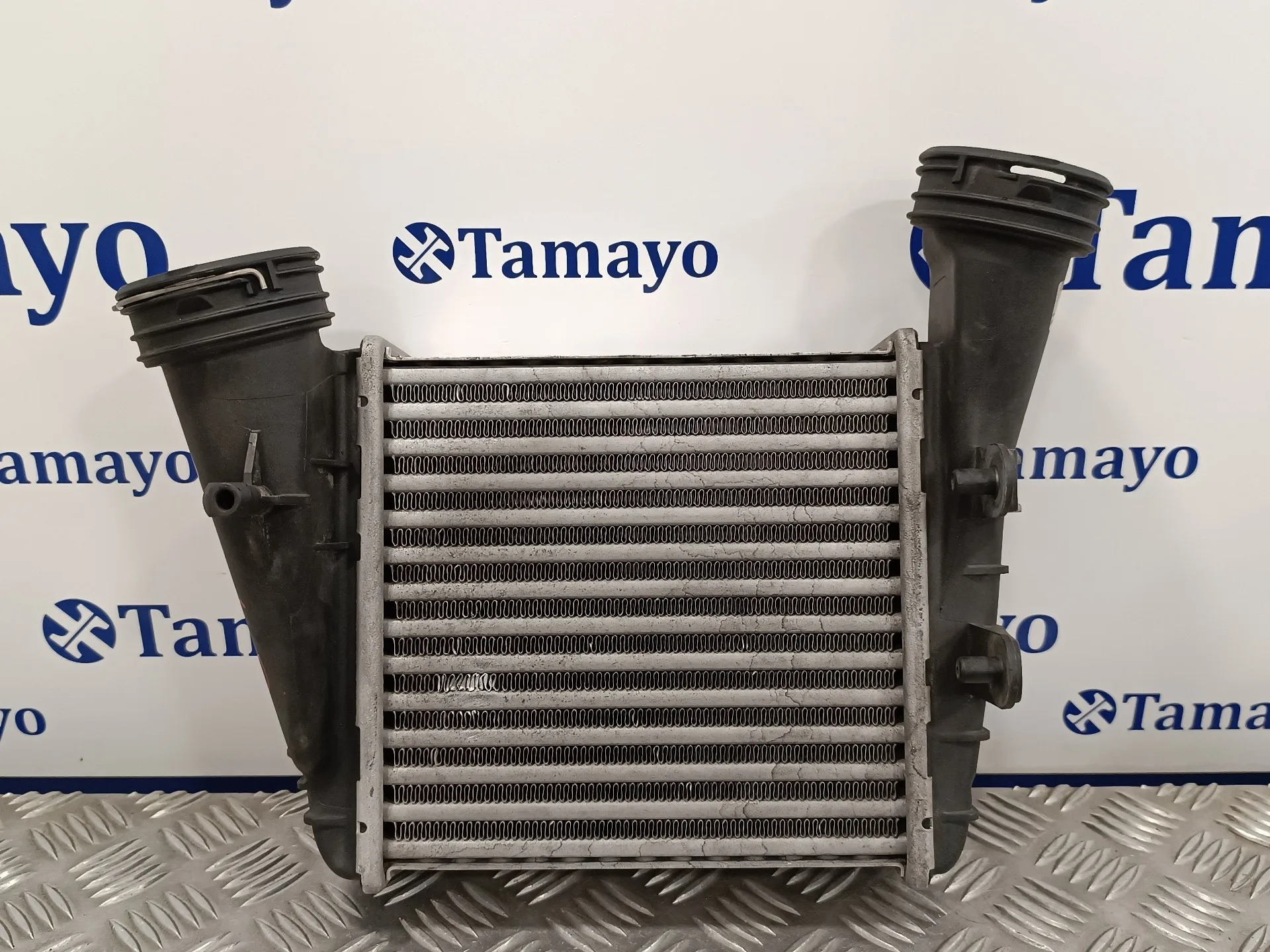 Intercooler para Volkswagen Passat Berlina (3B3)