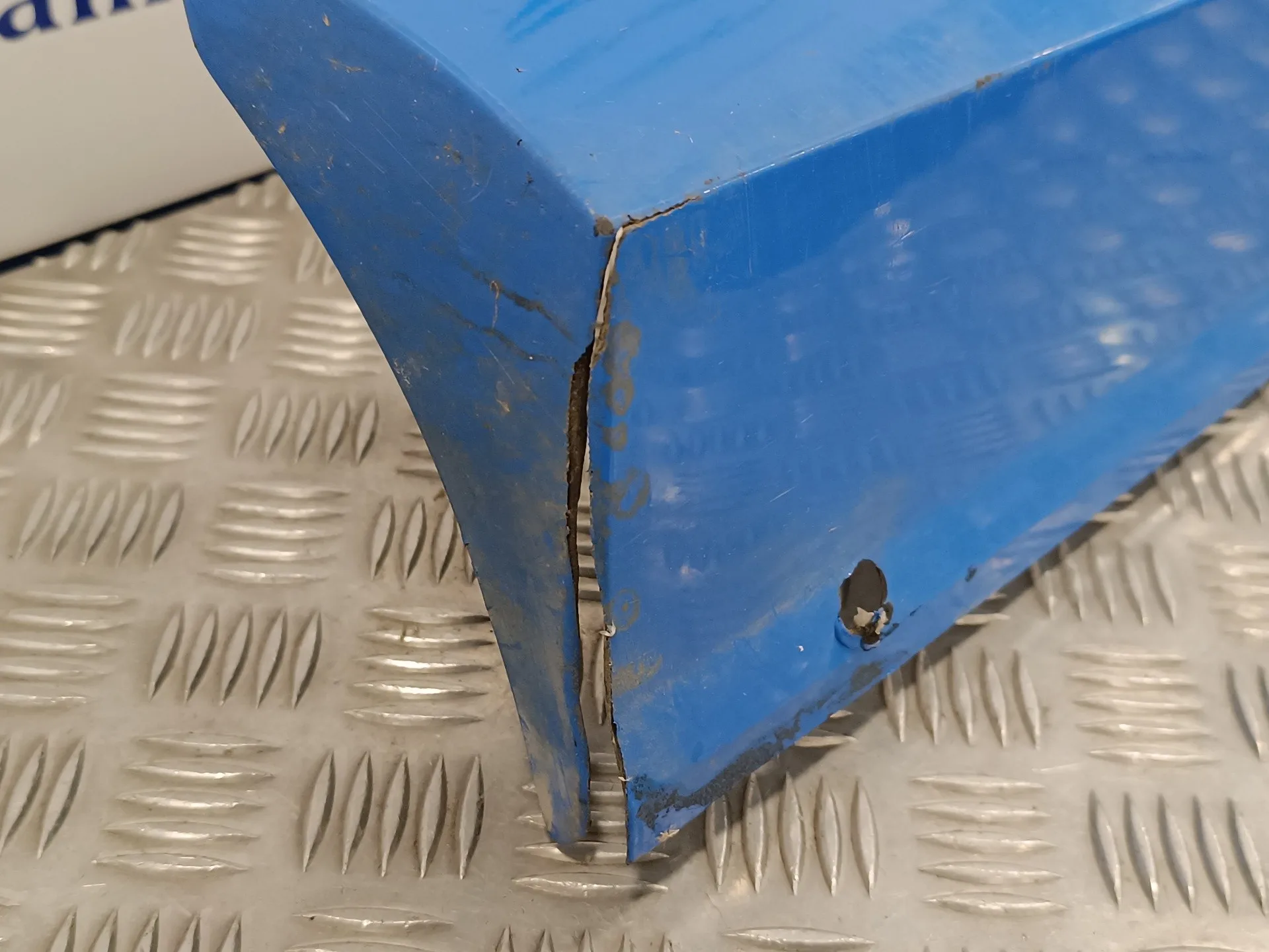 Spoiler Talonera Derecha para Renault Clio Iii