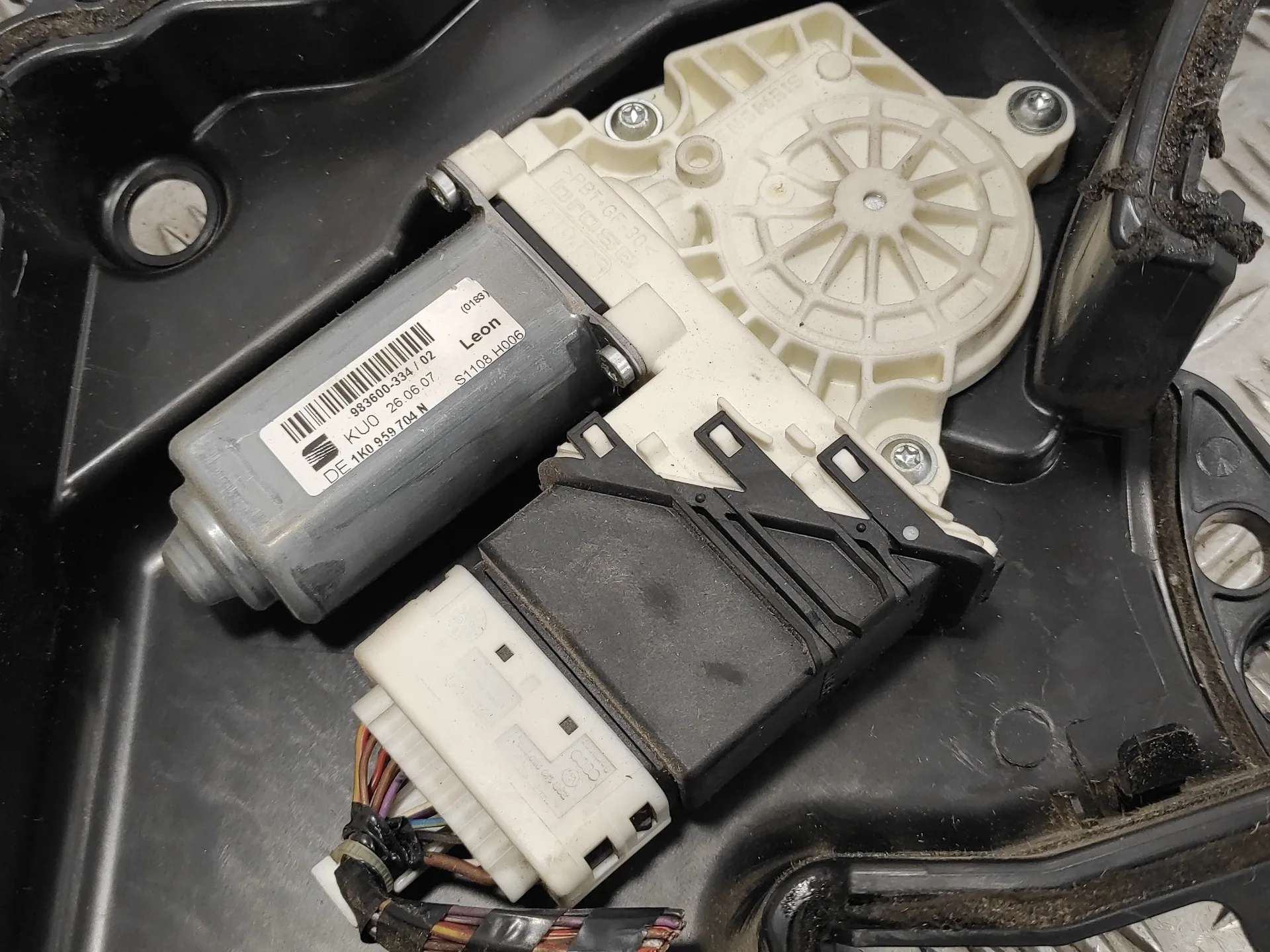 Elevalunas Trasero Derecho para Seat Leon (1P1)