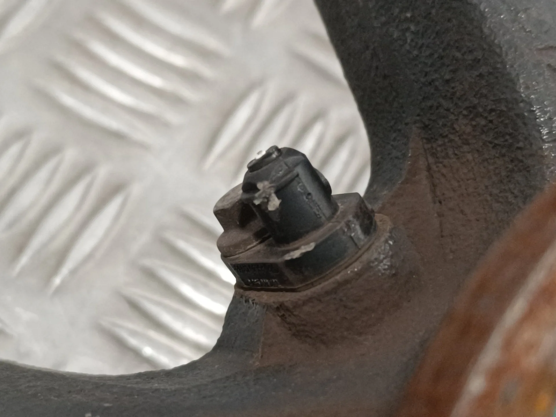 Mangueta Delantera Izquierda para Ford Fiesta (Cb1)