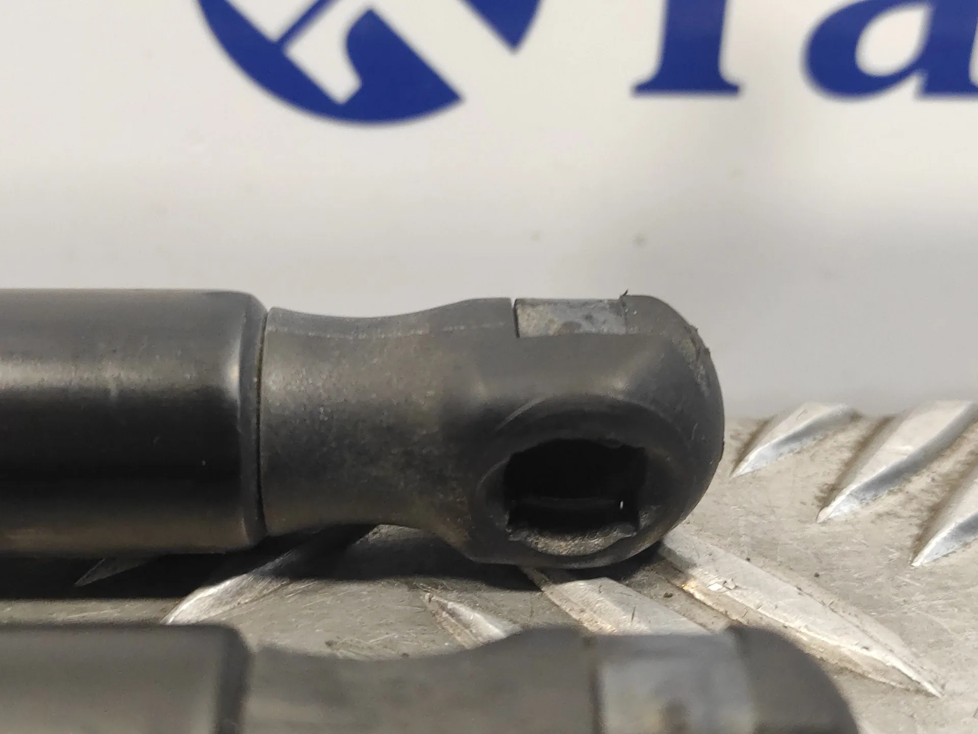 Amortiguadores Maletero / Porton para Ford Fiesta (Cb1)