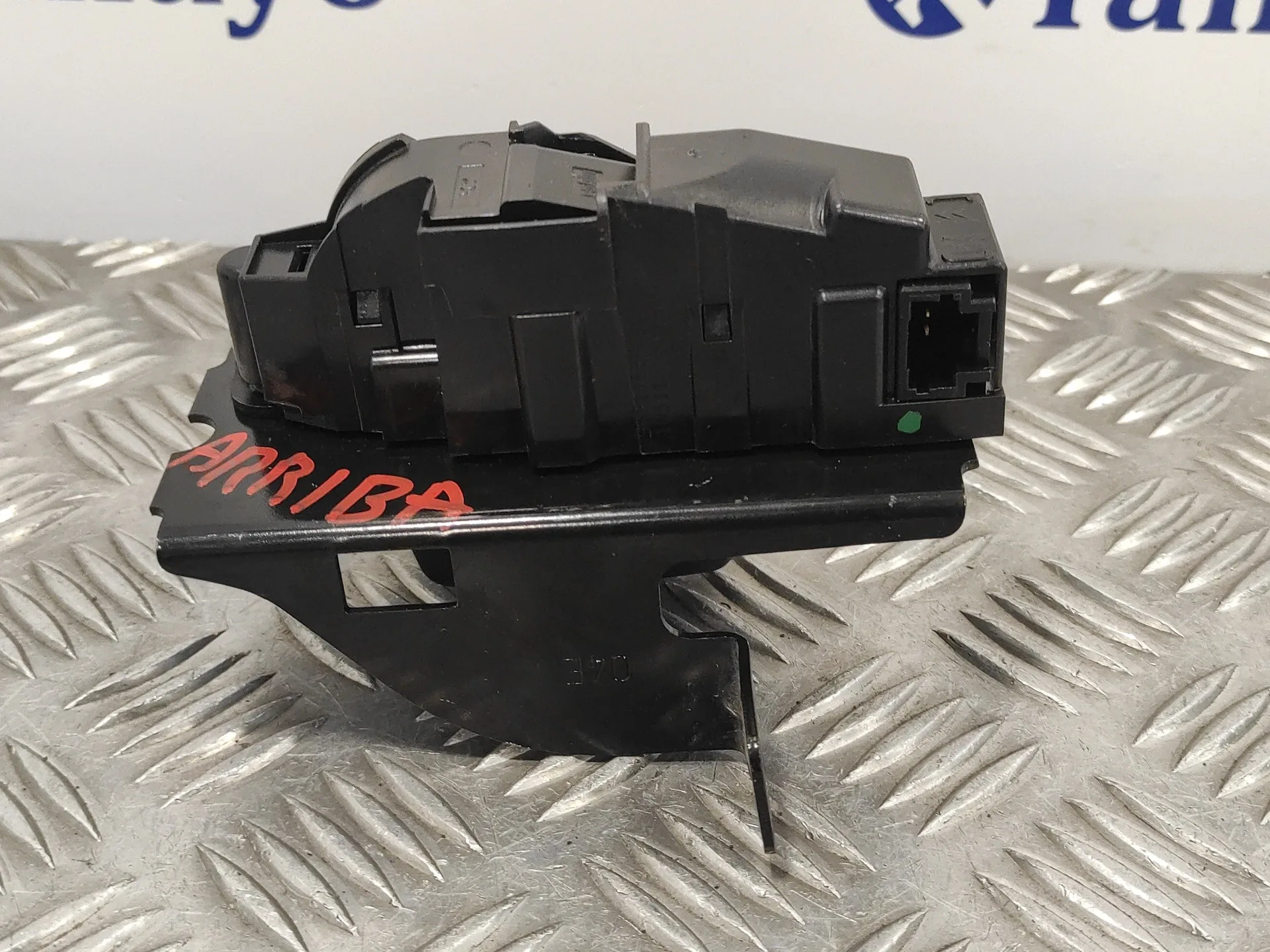 Cerradura Maletero / Porton para Peugeot Partner Kombi