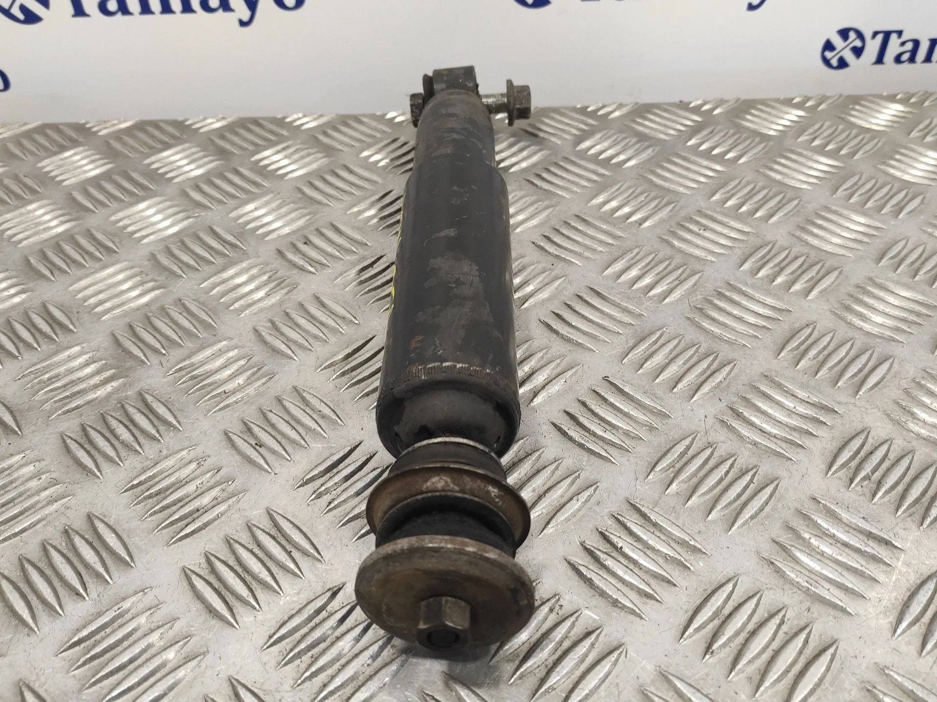 Amortiguador Delantero Derecho para Nissan Cabstar ->09.06