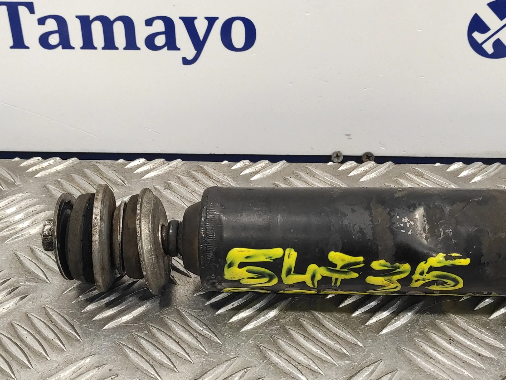 Amortiguador Delantero Izquierdo para Nissan Cabstar ->09.06
