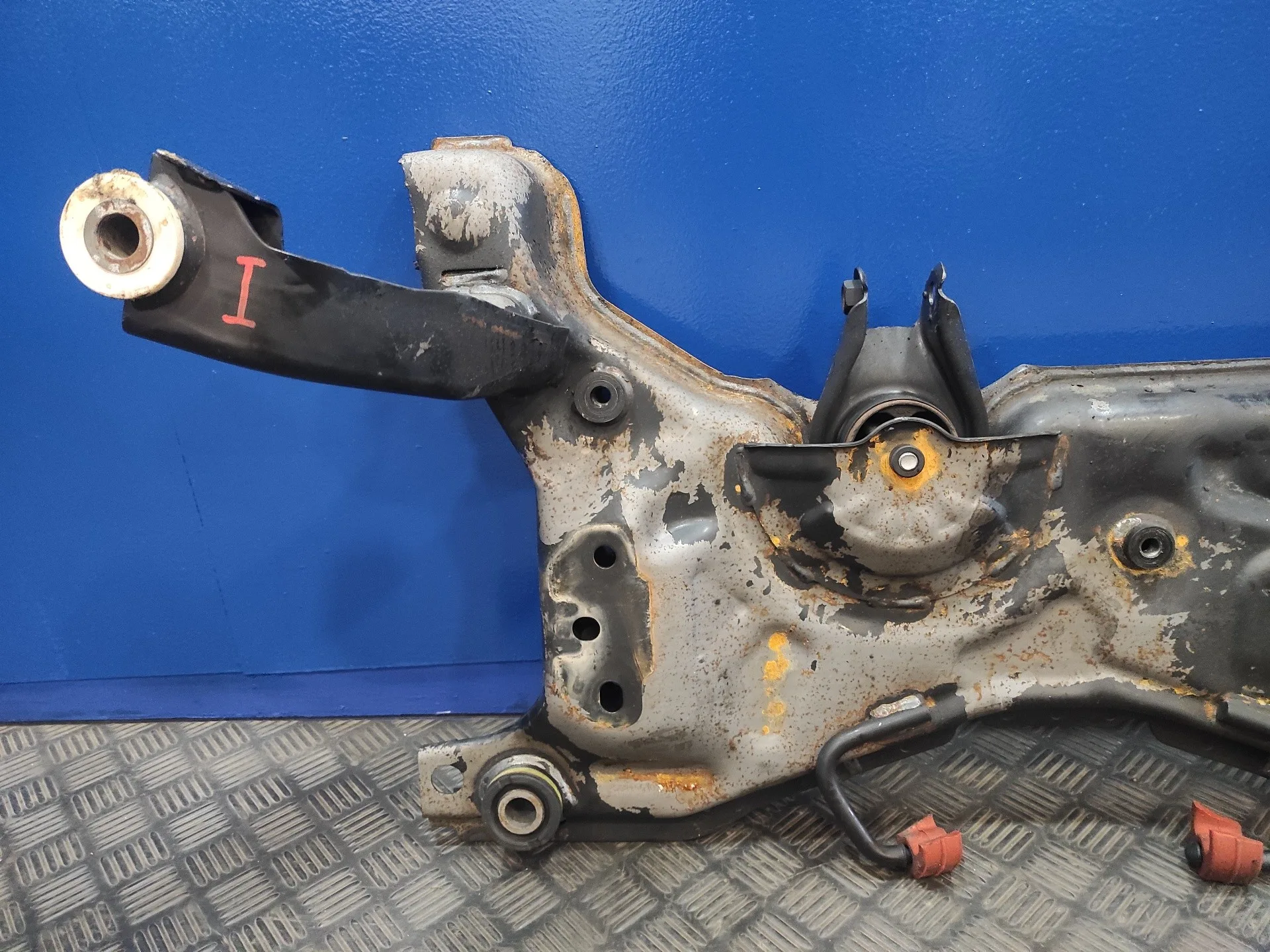 Puente Delantero para Mazda 3 Lim. (Bl)