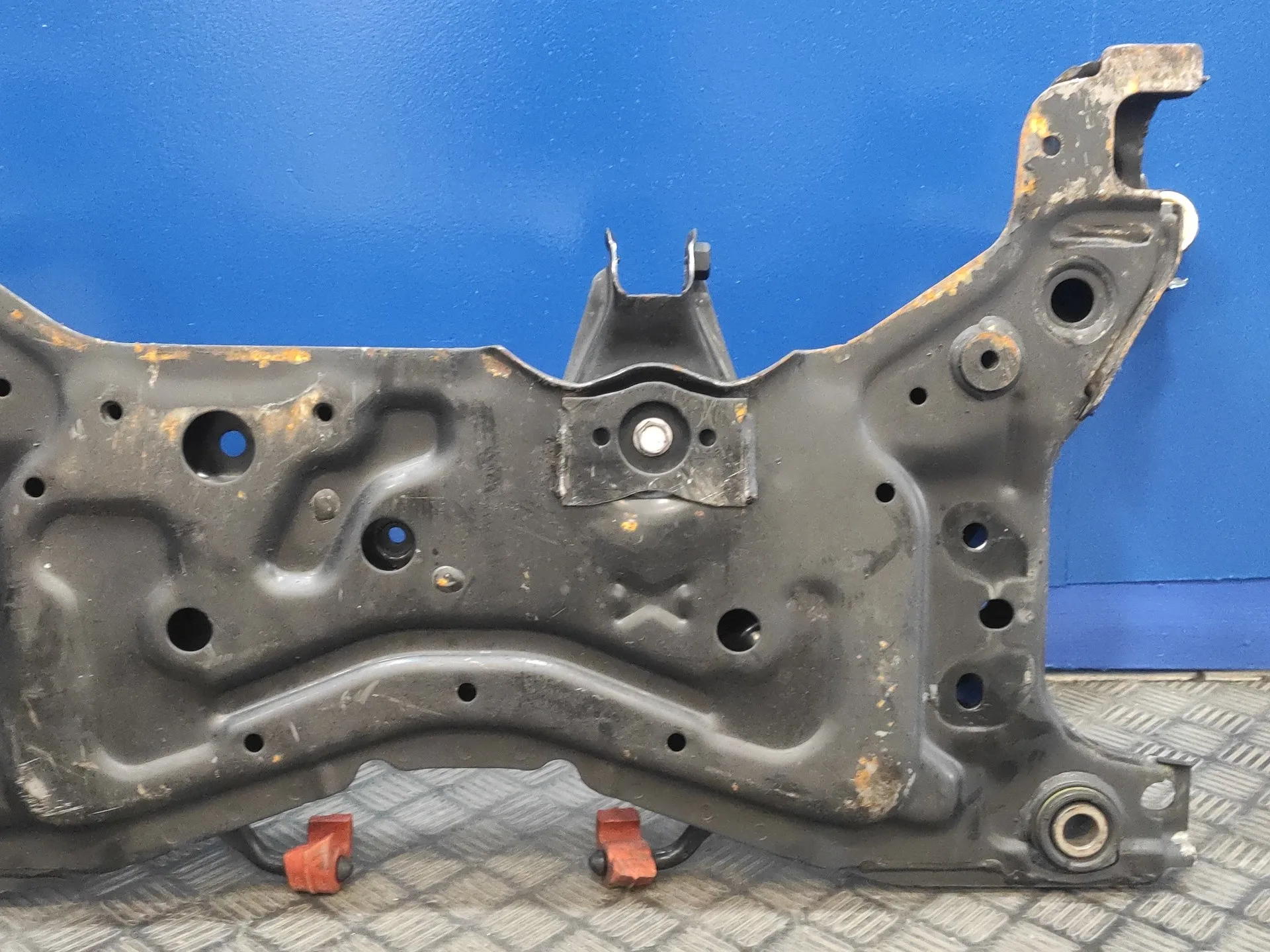 Puente Delantero para Mazda 3 Lim. (Bl)