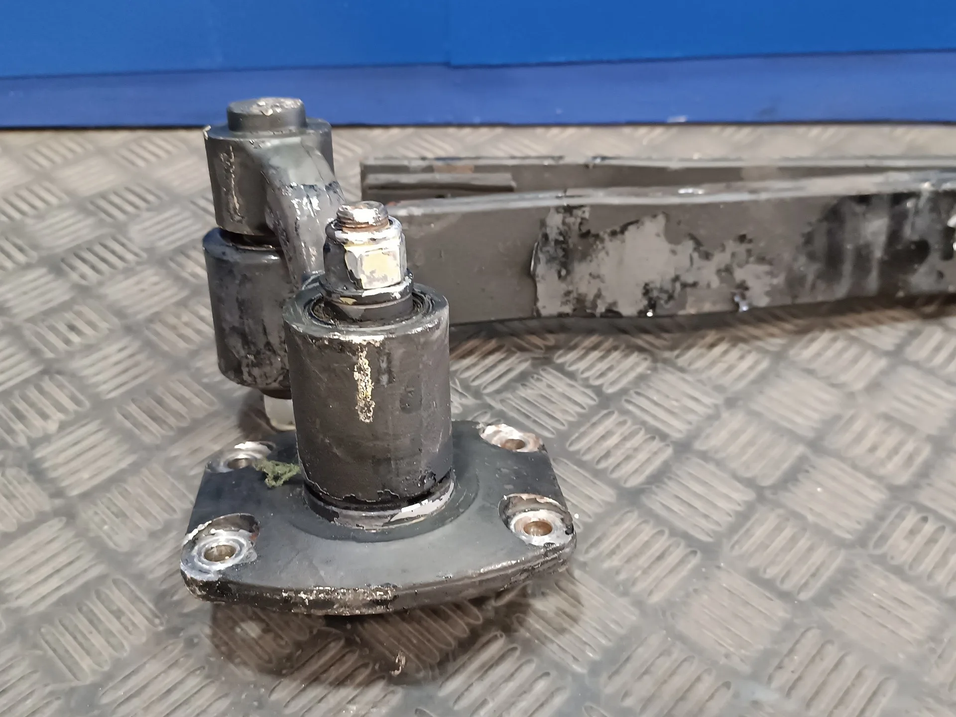 Ballesta Trasera para Nissan Cabstar ->09.06