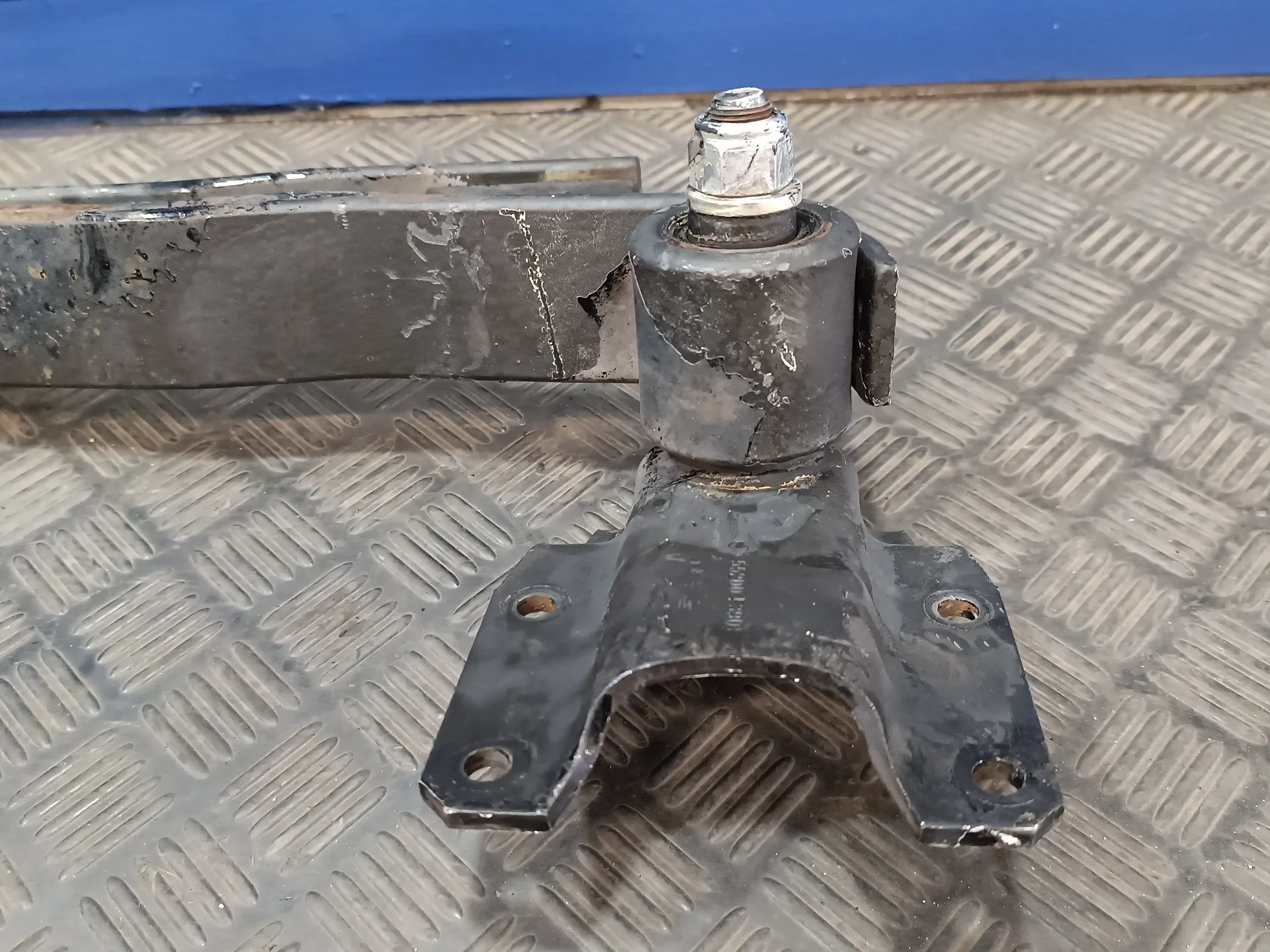 Ballesta Trasera para Nissan Cabstar ->09.06