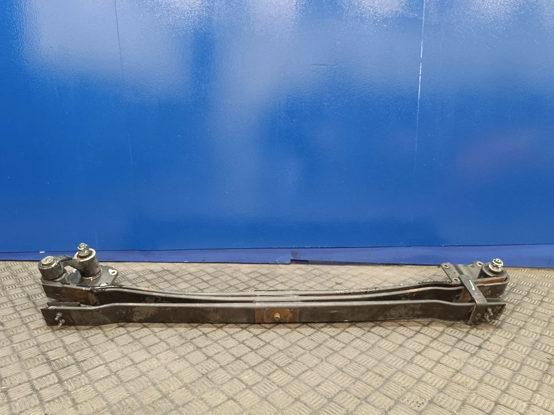 Ballesta Trasera para Nissan Cabstar ->09.06