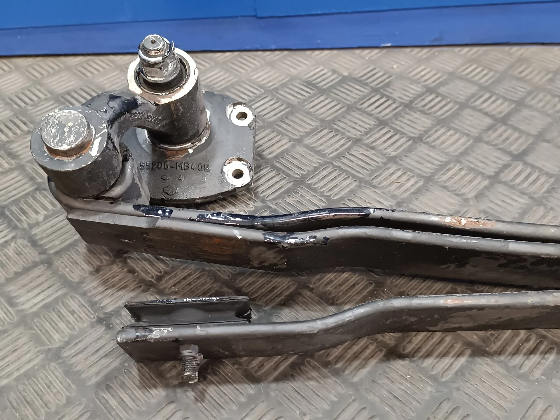 Ballesta Trasera para Nissan Cabstar ->09.06
