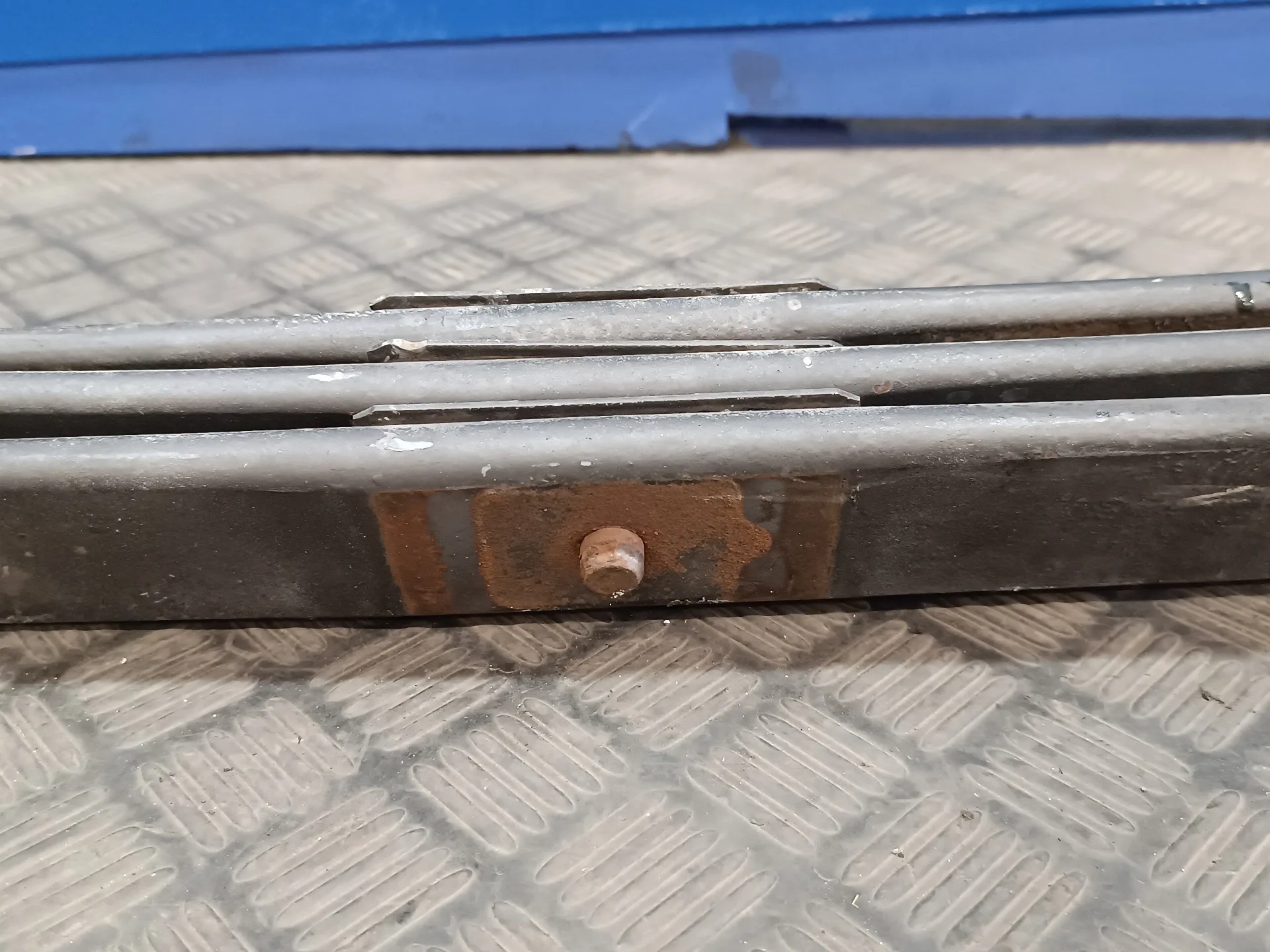 Ballesta Trasera para Nissan Cabstar ->09.06
