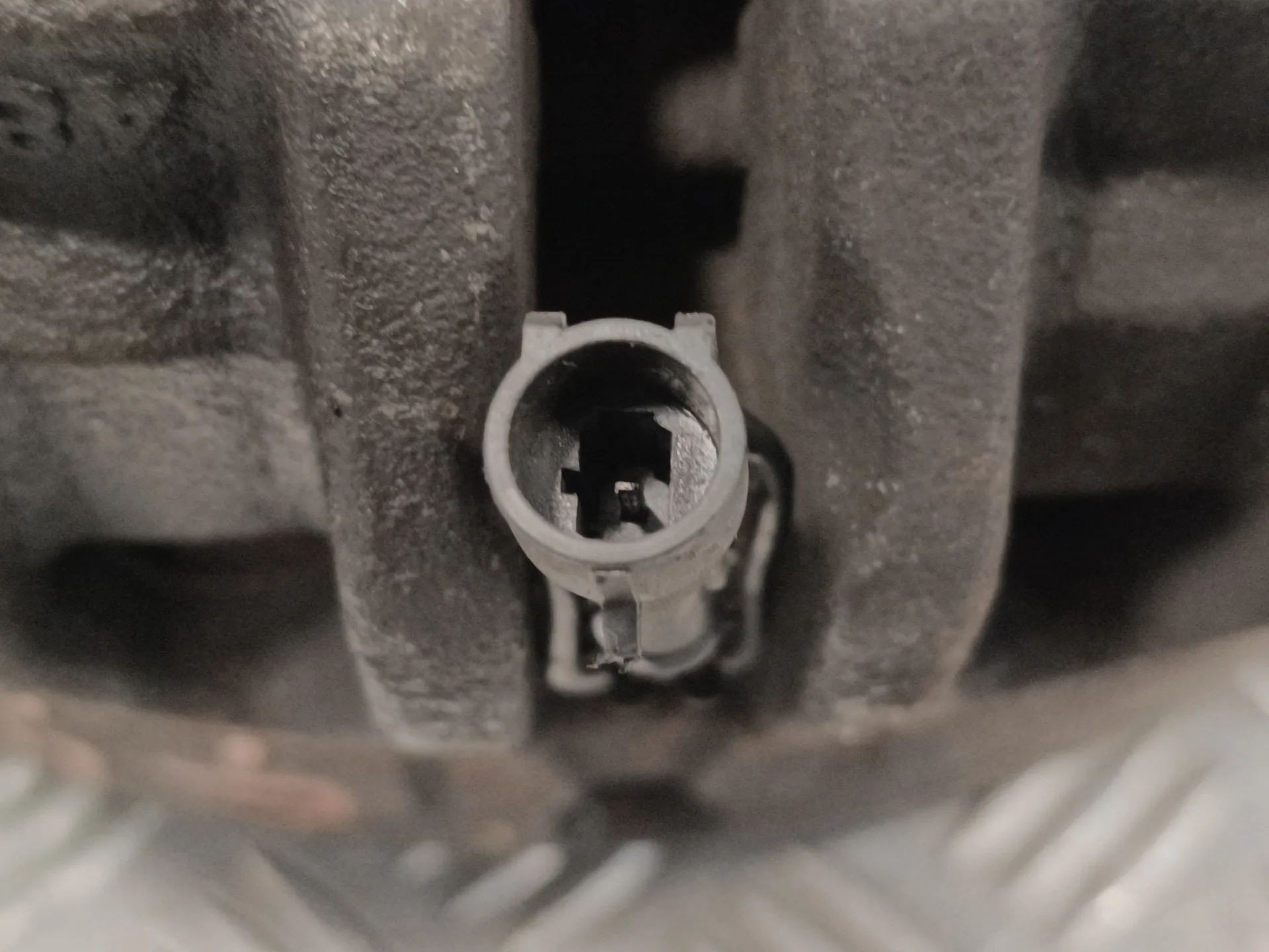 Pinza Freno Delantera Derecha para Nissan Cabstar ->09.06
