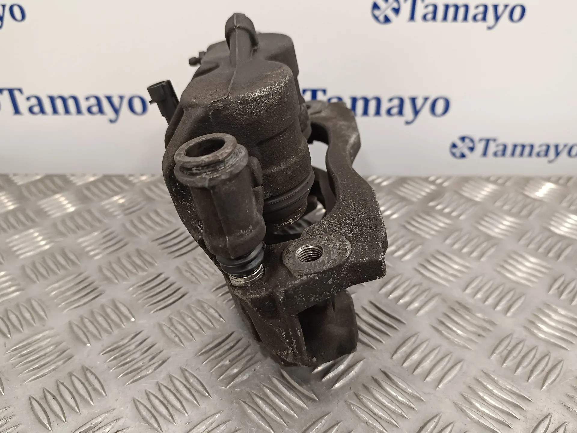 Pinza Freno Delantera Derecha para Nissan Cabstar ->09.06