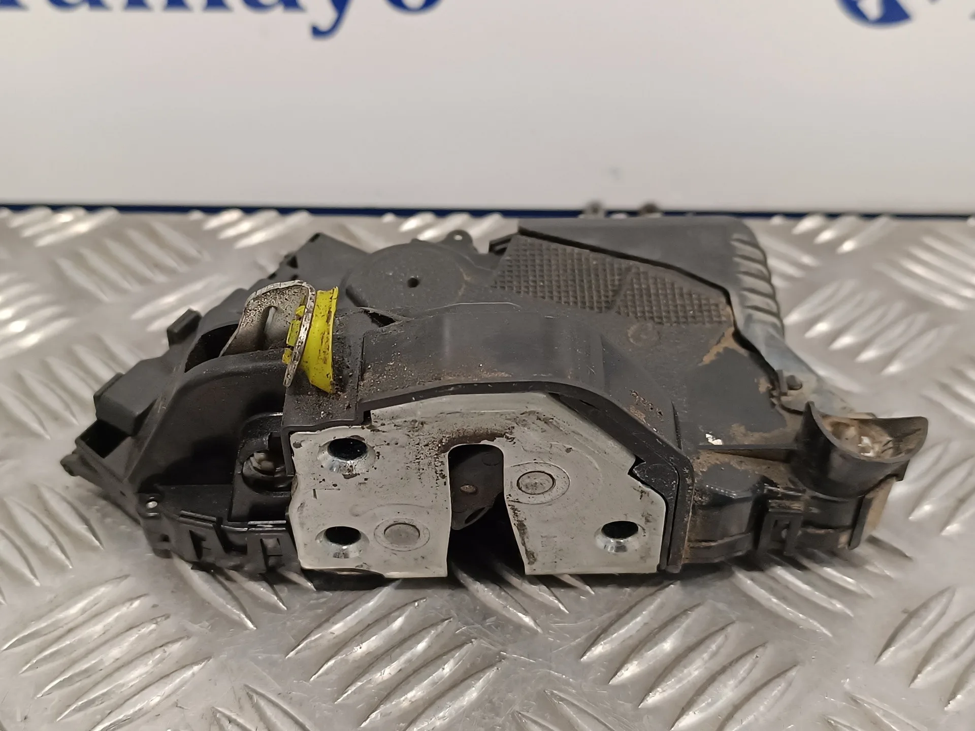 Cerradura Puerta Delantera Izquierda para Toyota Yaris (Ksp9/Scp9/Nlp9)