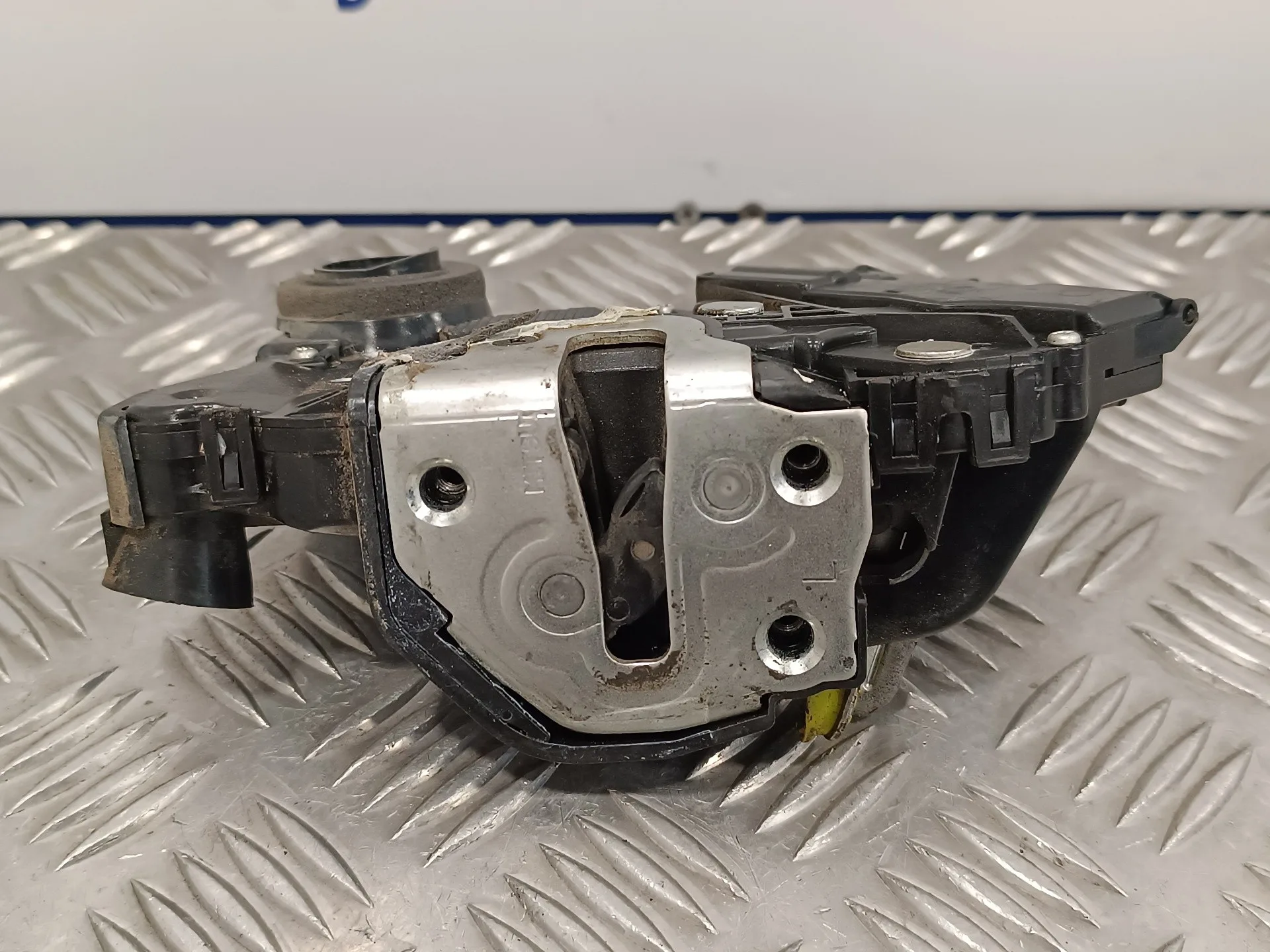 Cerradura Puerta Delantera Izquierda para Toyota Yaris (Ksp9/Scp9/Nlp9)