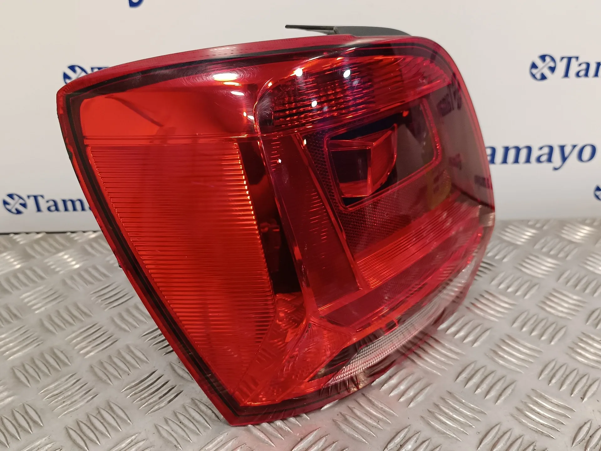 Piloto Trasero Izquierdo para Volkswagen Polo (6R1)