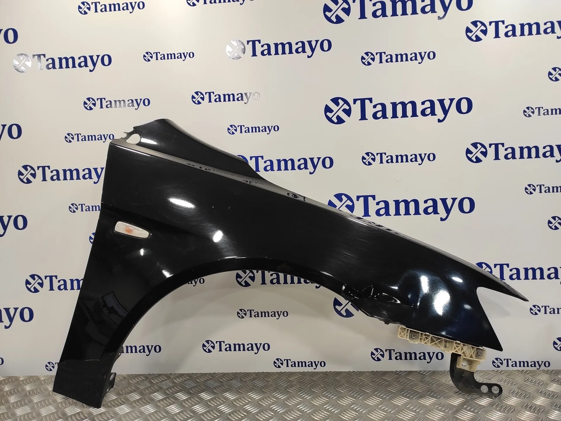 Aleta Delantera Derecha para Mitsubishi Lancer Berlina (Cy0)