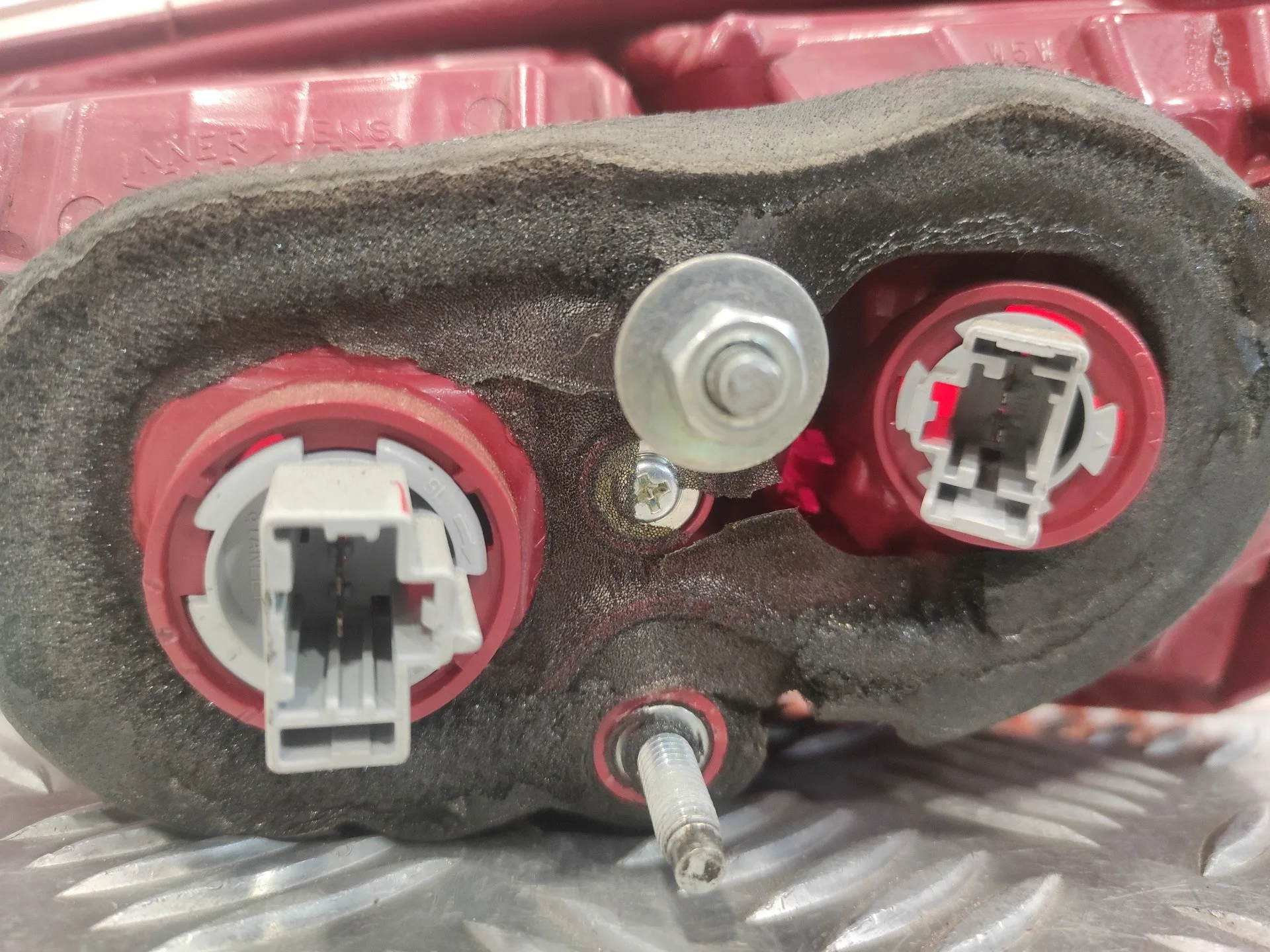 Piloto Trasero Izquierdo Porton para Mitsubishi Lancer Berlina (Cy0)