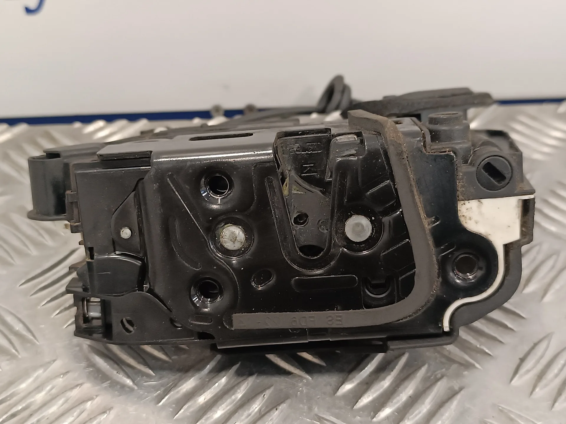 Cerradura Puerta Trasera Derecha para Volkswagen Polo (6R1)