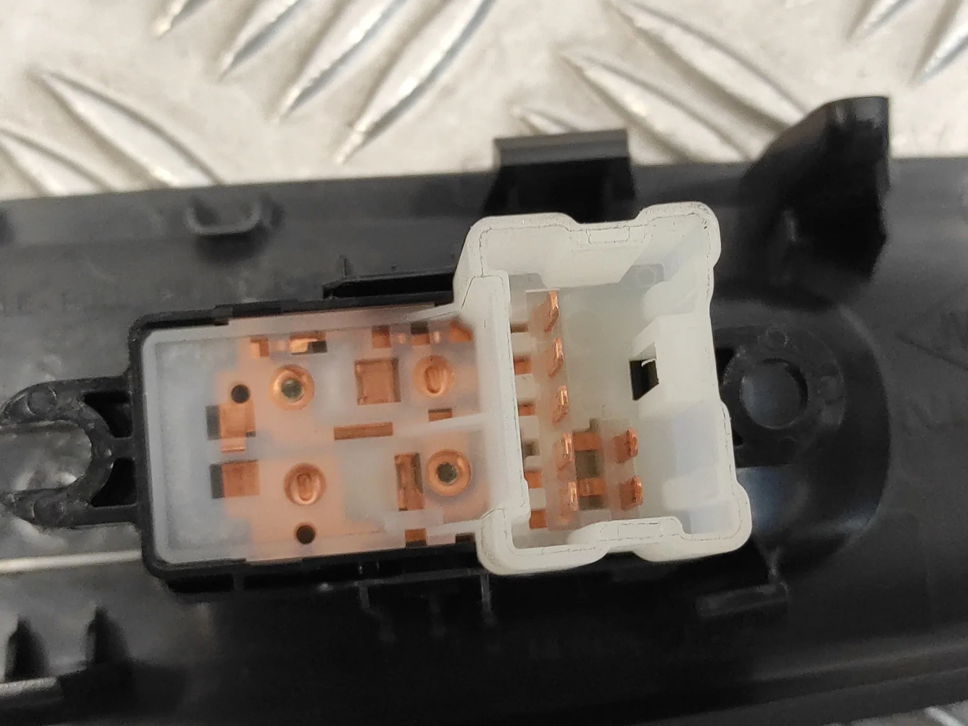 Mando Elevalunas Trasero Derecho para Nissan Micra V (K14)