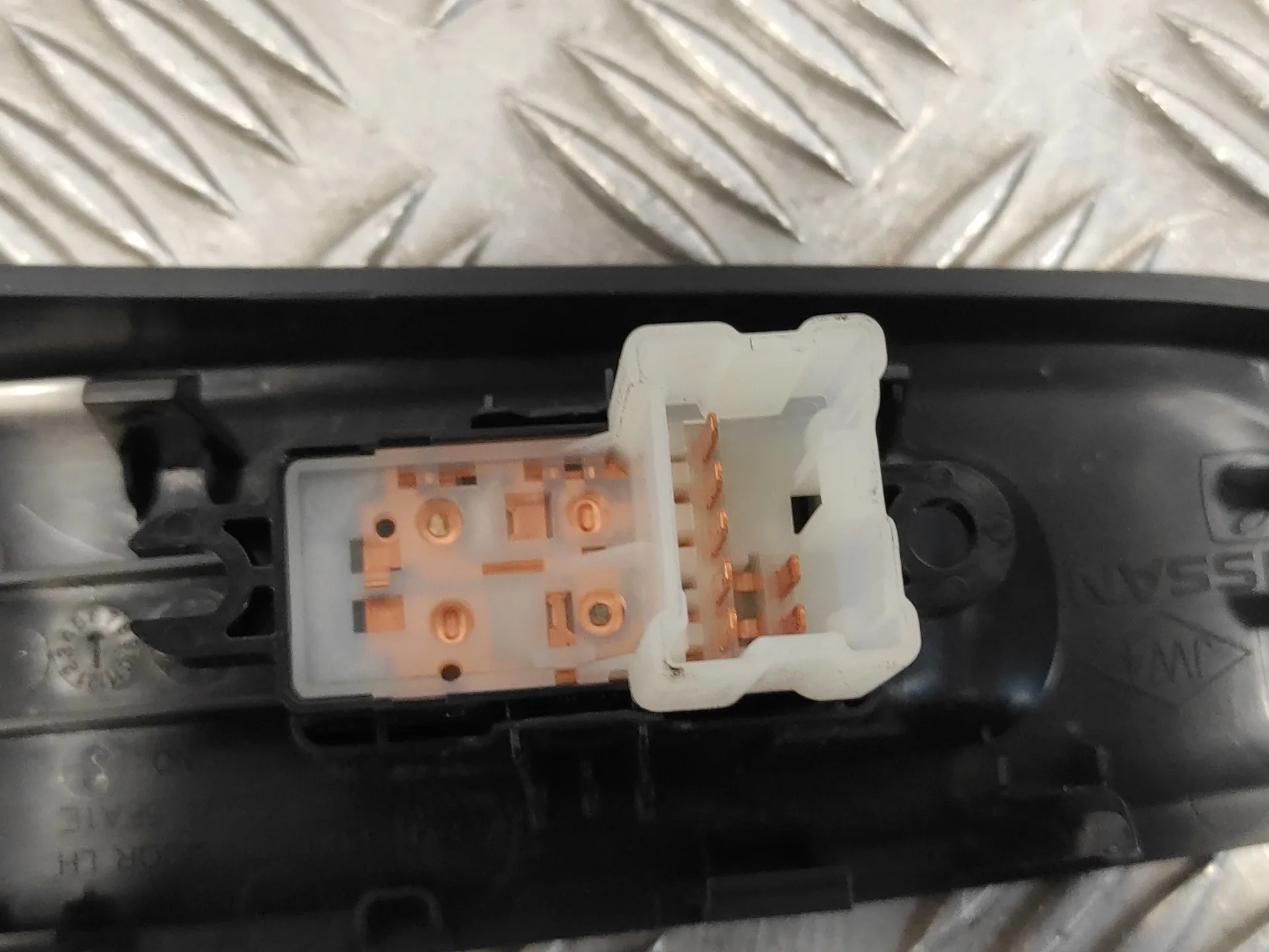 Mando Elevalunas Trasero Izquierdo para Nissan Micra V (K14)