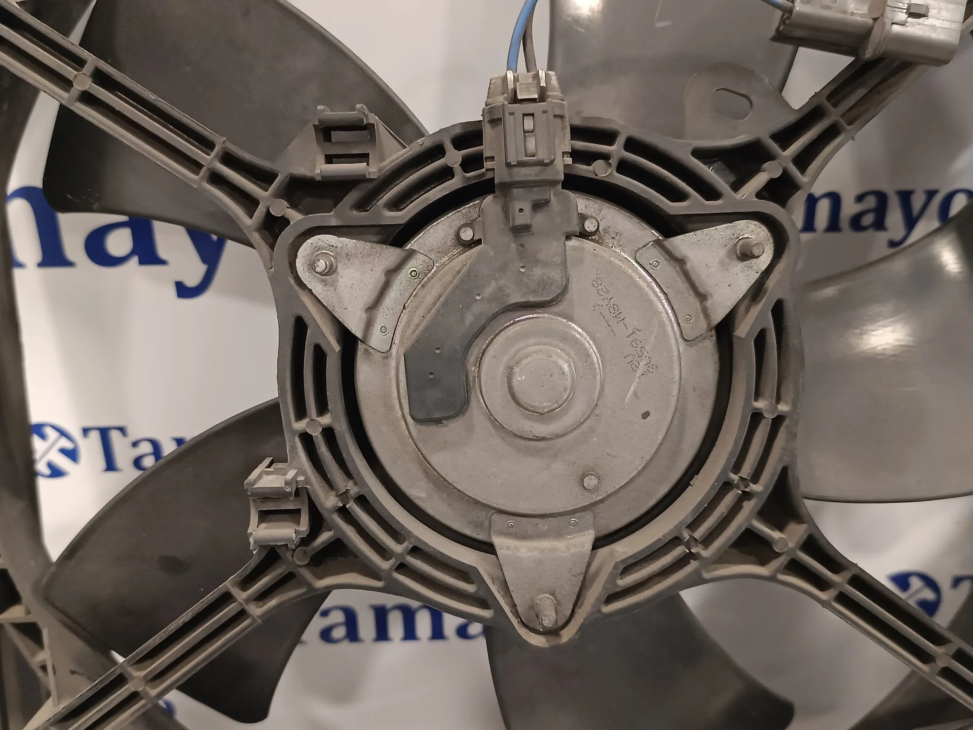 Electroventilador para Mitsubishi Lancer Berlina (Cy0)