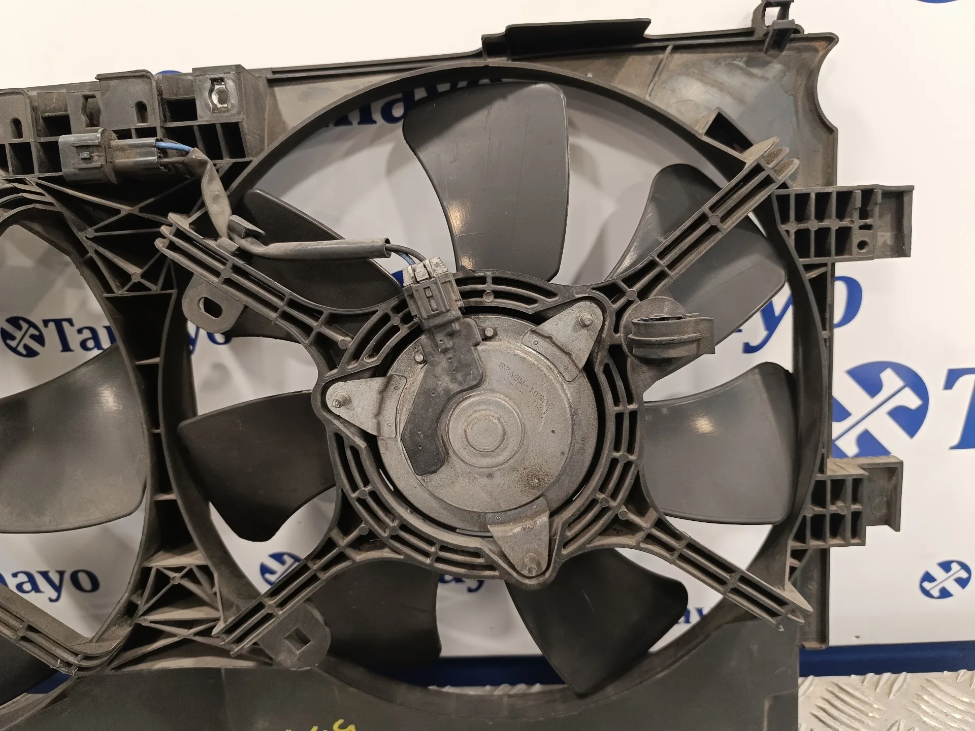Electroventilador para Mitsubishi Lancer Berlina (Cy0)