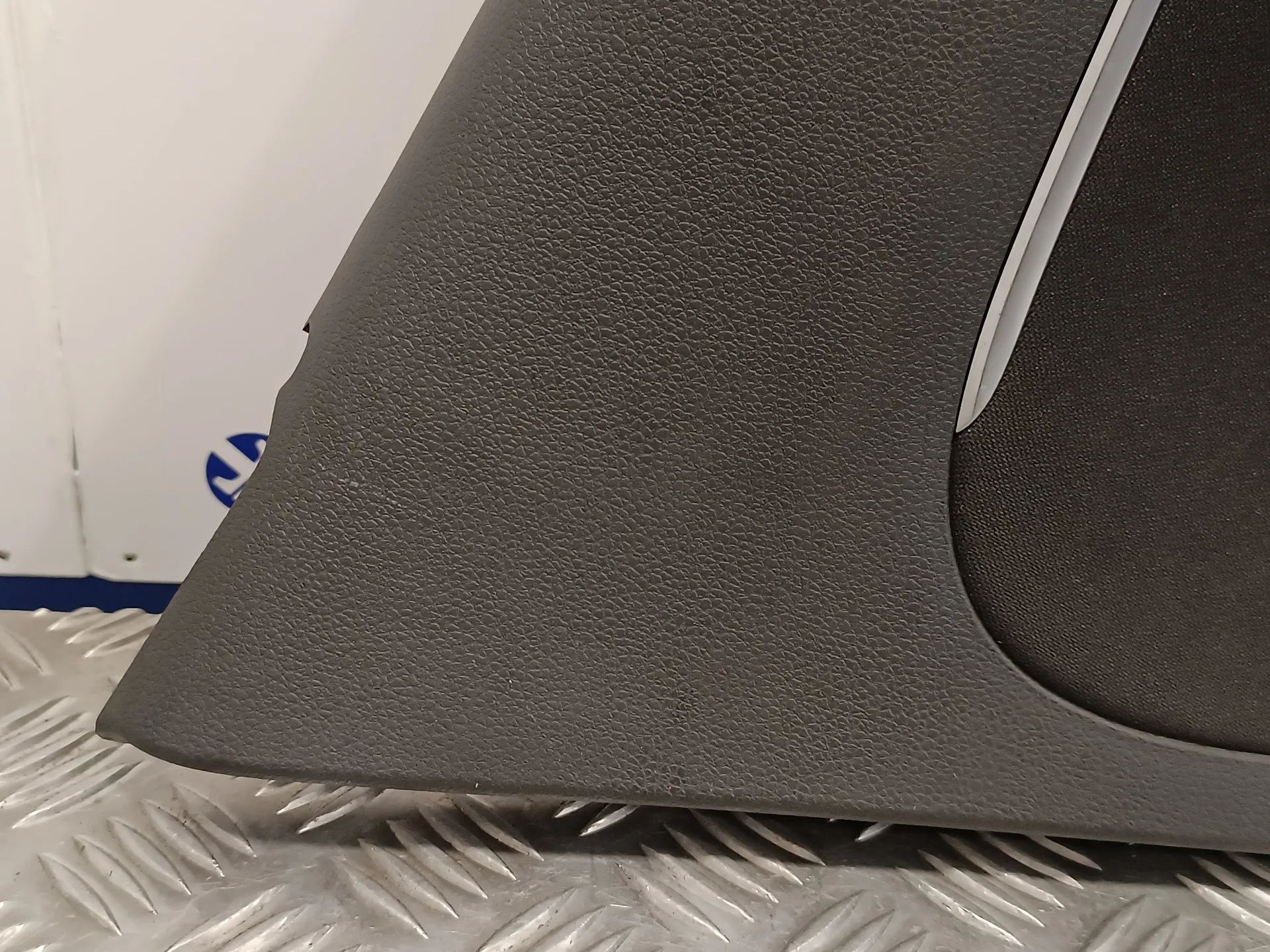 Guarnecido Puerta Trasera Izquierda para Volkswagen Polo (6R1)