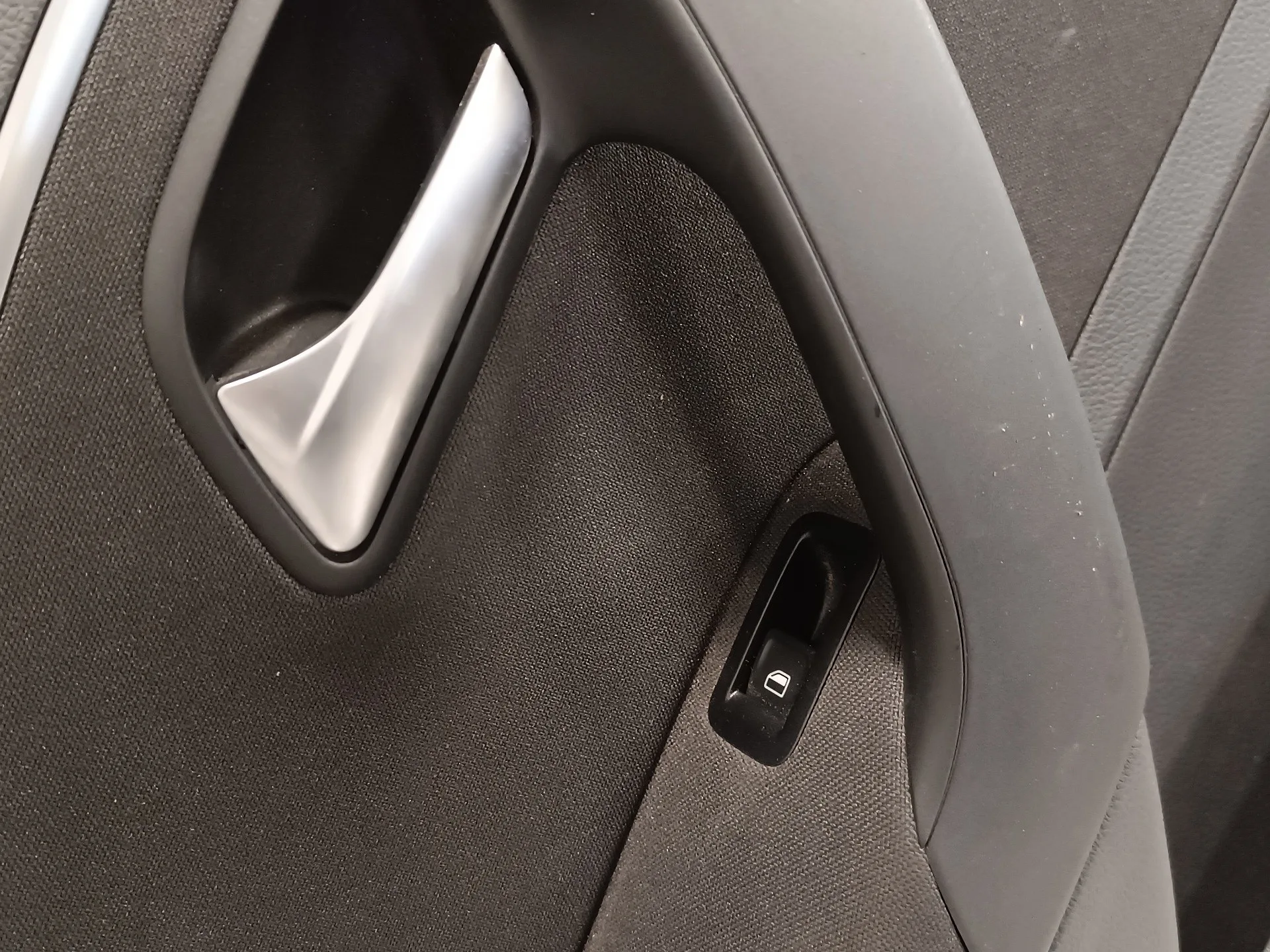 Guarnecido Puerta Trasera Izquierda para Volkswagen Polo (6R1)