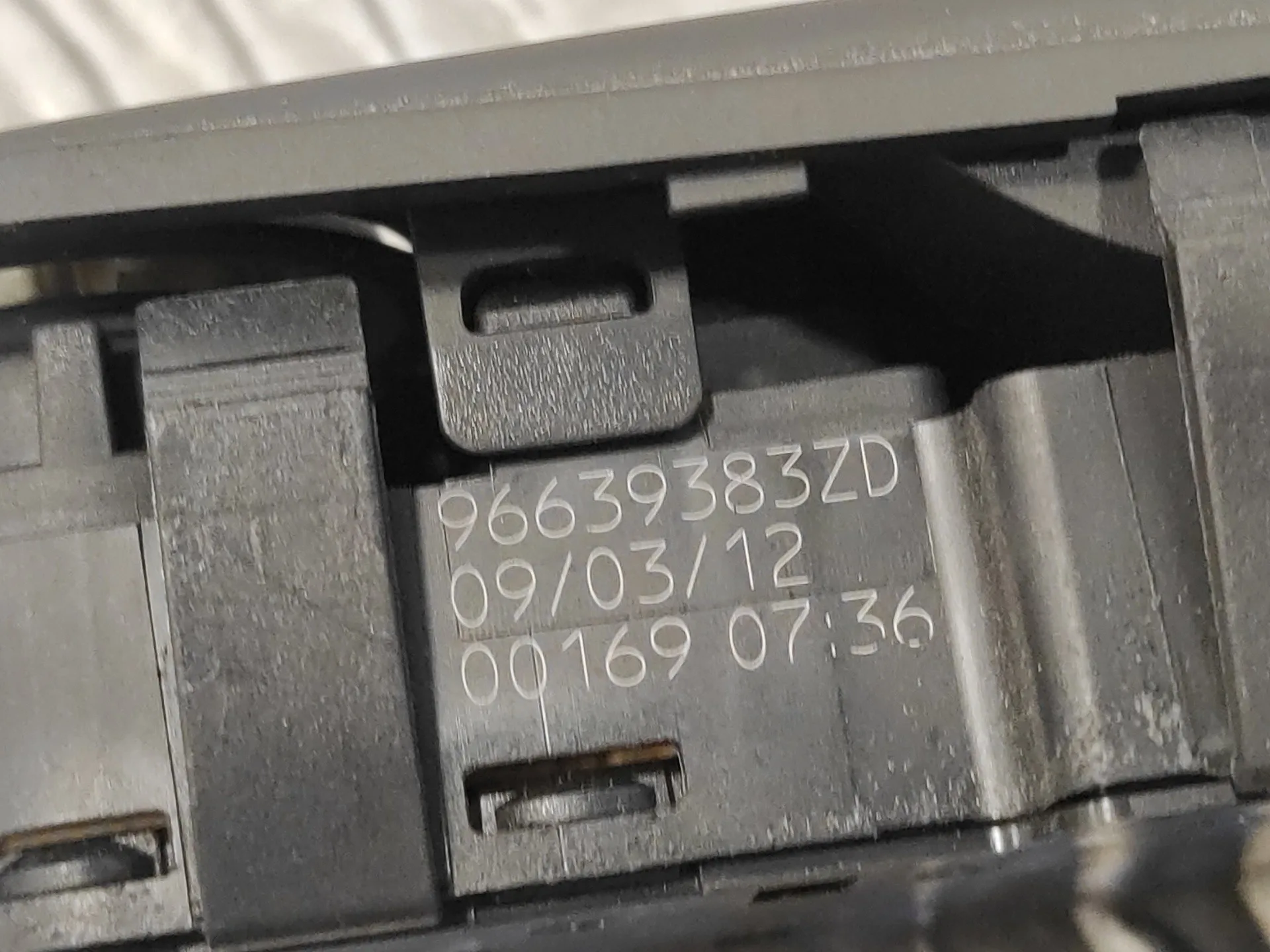 Mando Elevalunas Delantero Izquierdo para Citroën C4 Picasso