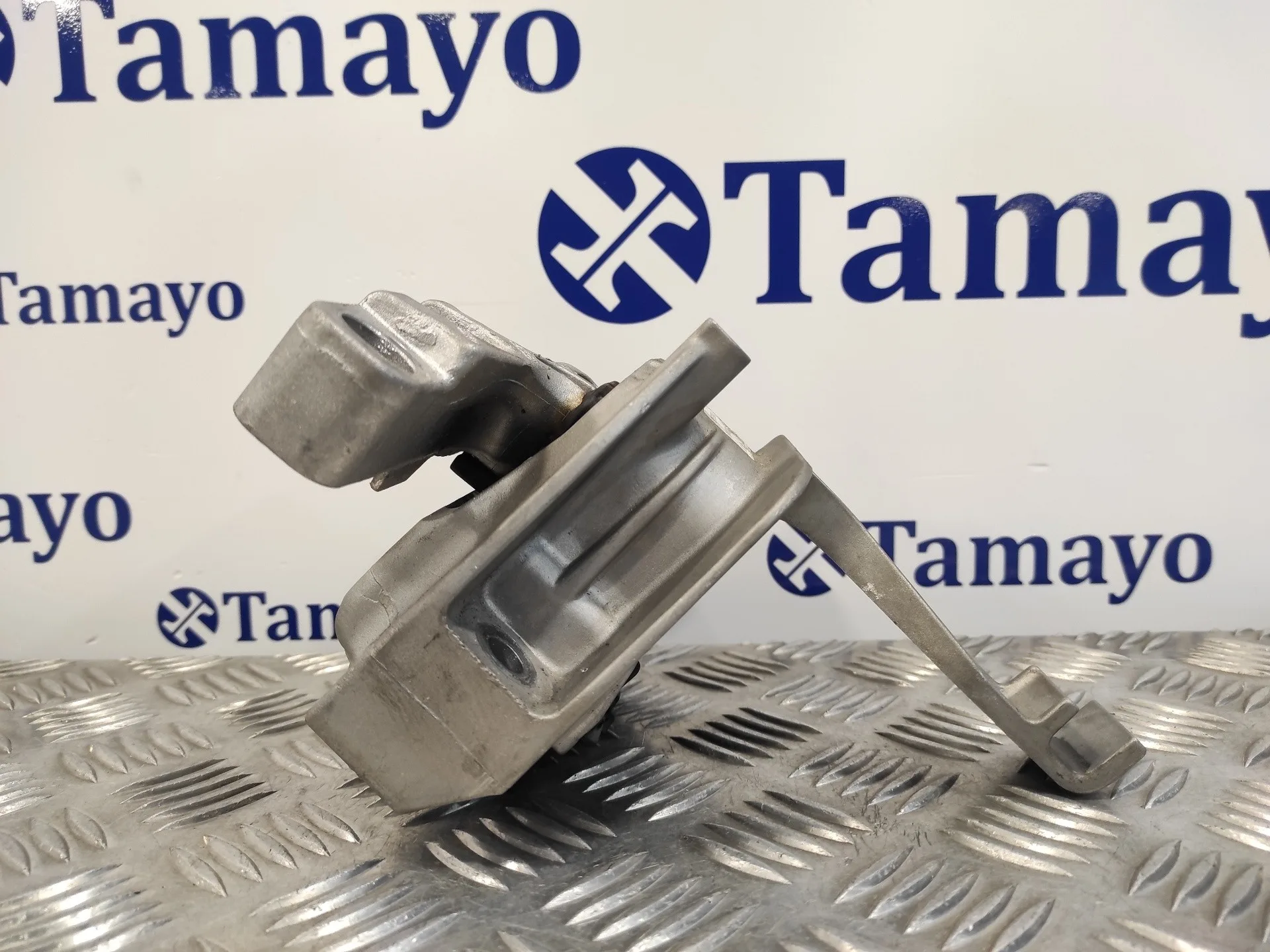 Soporte Motor Derecho para Cupra Formentor