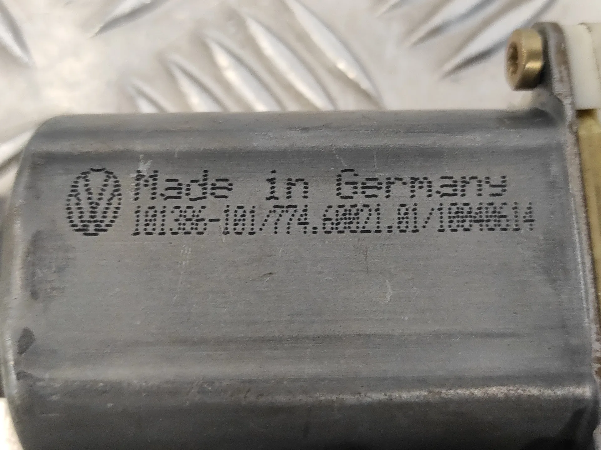Motor Elevalunas Delantero Derecho para Volkswagen Golf Iv Berlina (1J1)