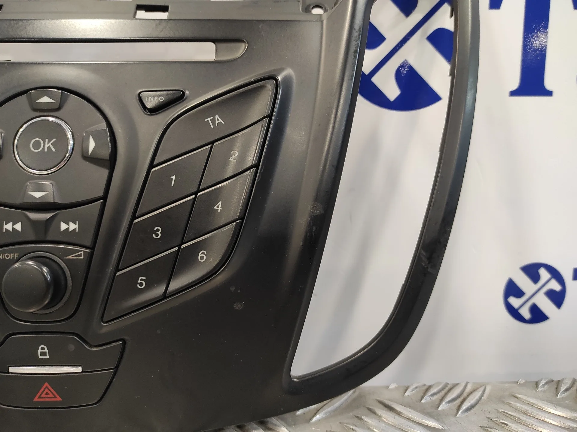 Sistema Audio / Radio Cd para Ford Kuga (Cbs)
