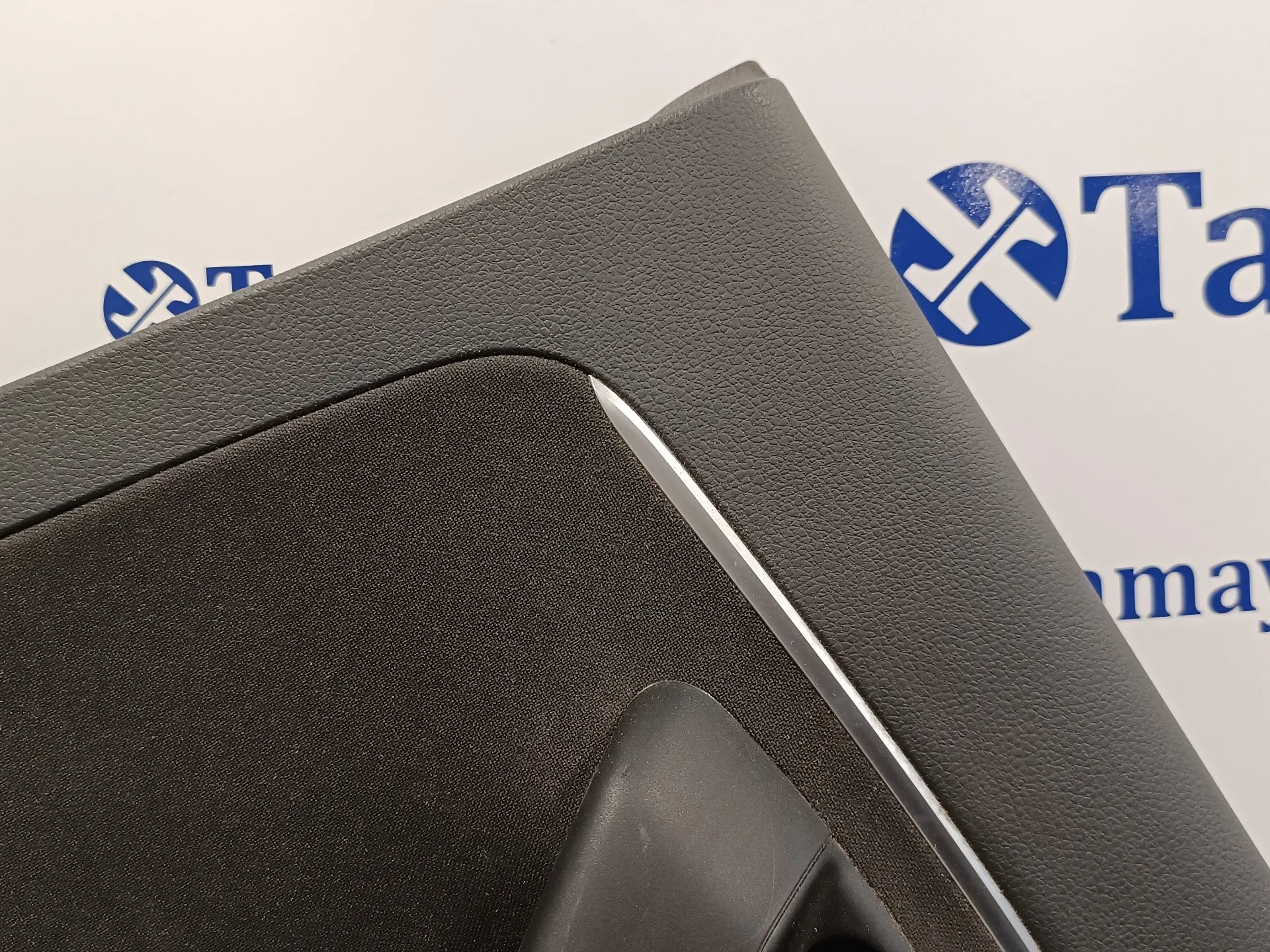Guarnecido Puerta Trasera Derecha para Volkswagen Polo (6R1)