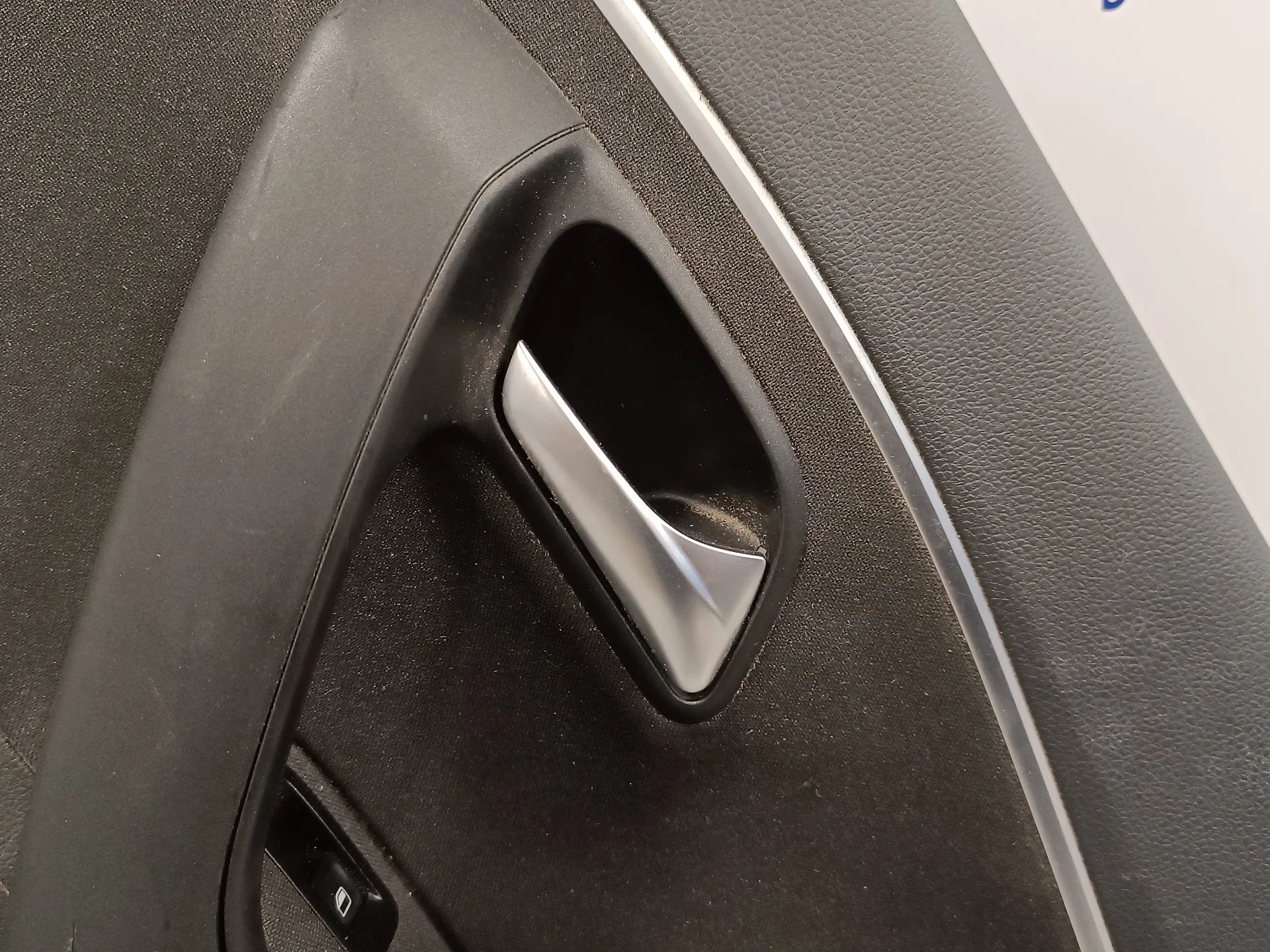 Guarnecido Puerta Trasera Derecha para Volkswagen Polo (6R1)