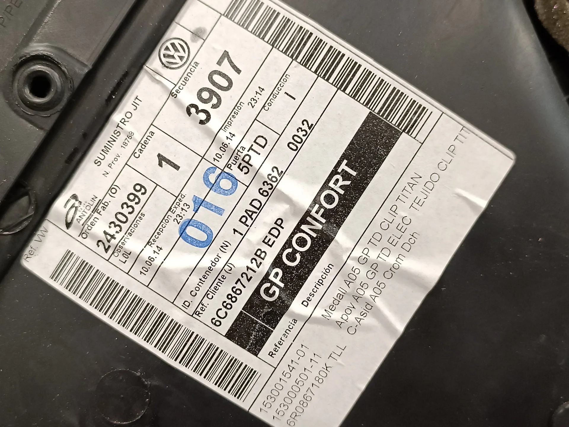 Guarnecido Puerta Trasera Derecha para Volkswagen Polo (6R1)