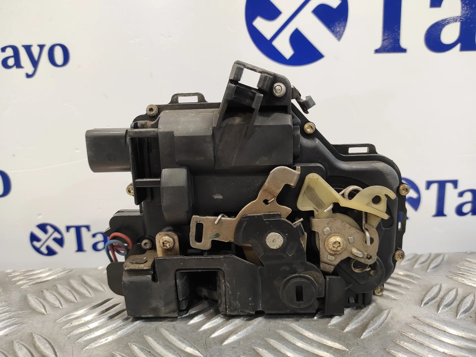 Cerradura Puerta Trasera Derecha para Volkswagen Golf Iv Berlina (1J1)