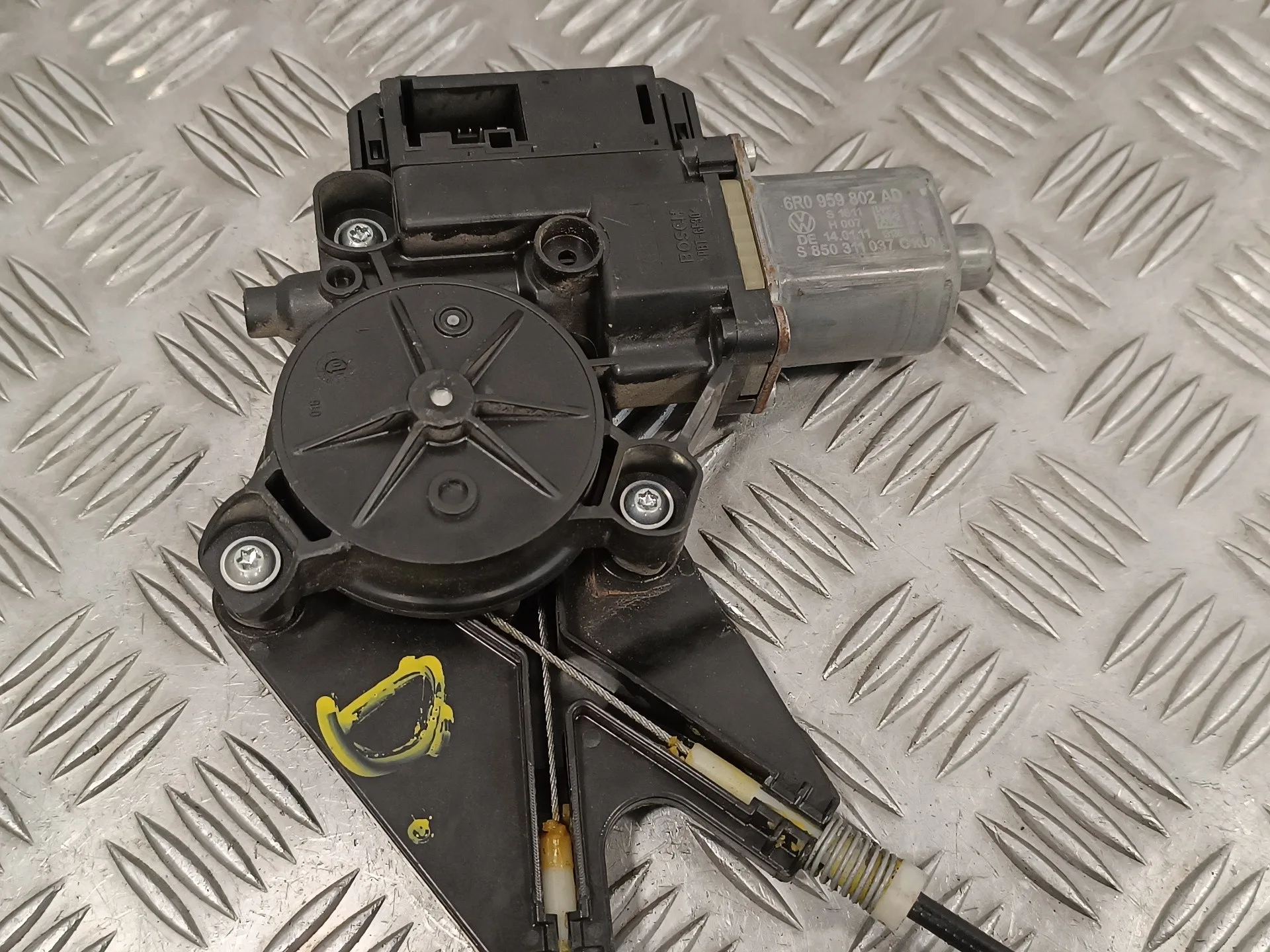 Elevalunas Delantero Derecho para Volkswagen Polo (6R1)