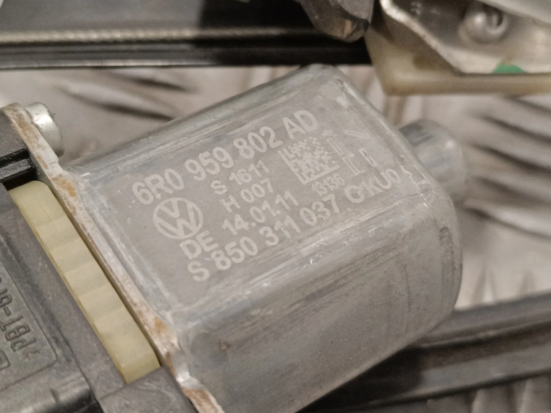 Elevalunas Delantero Derecho para Volkswagen Polo (6R1)