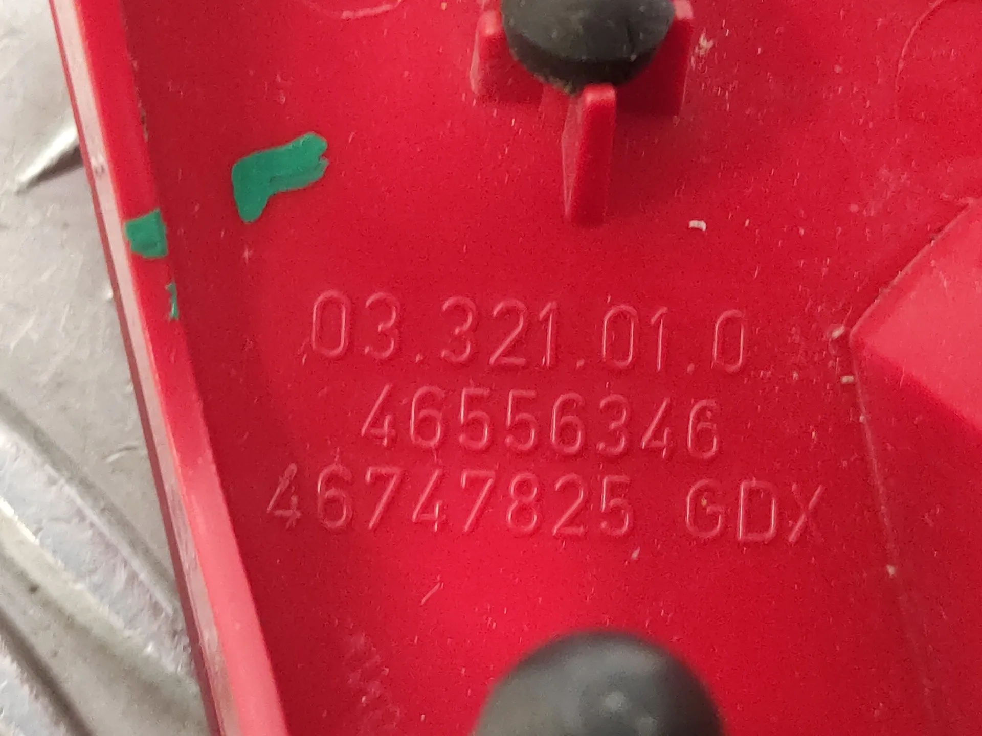 Piloto Trasero Derecho Porton para Alfa Romeo 147 (190)