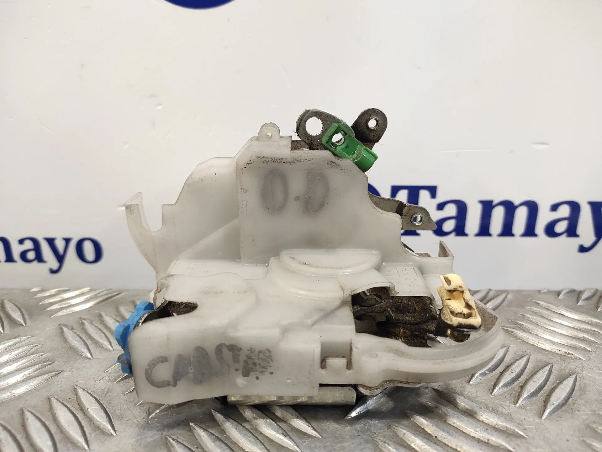 Cerradura Puerta Delantera Derecha para Nissan Cabstar ->09.06
