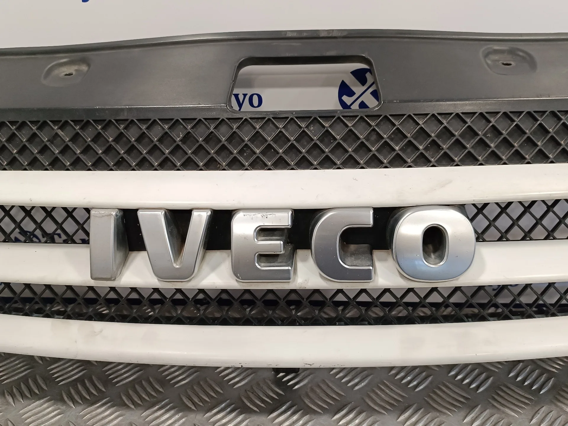 Rejilla Delantera para Iveco Daily Caja Cerrada (2006 =>)