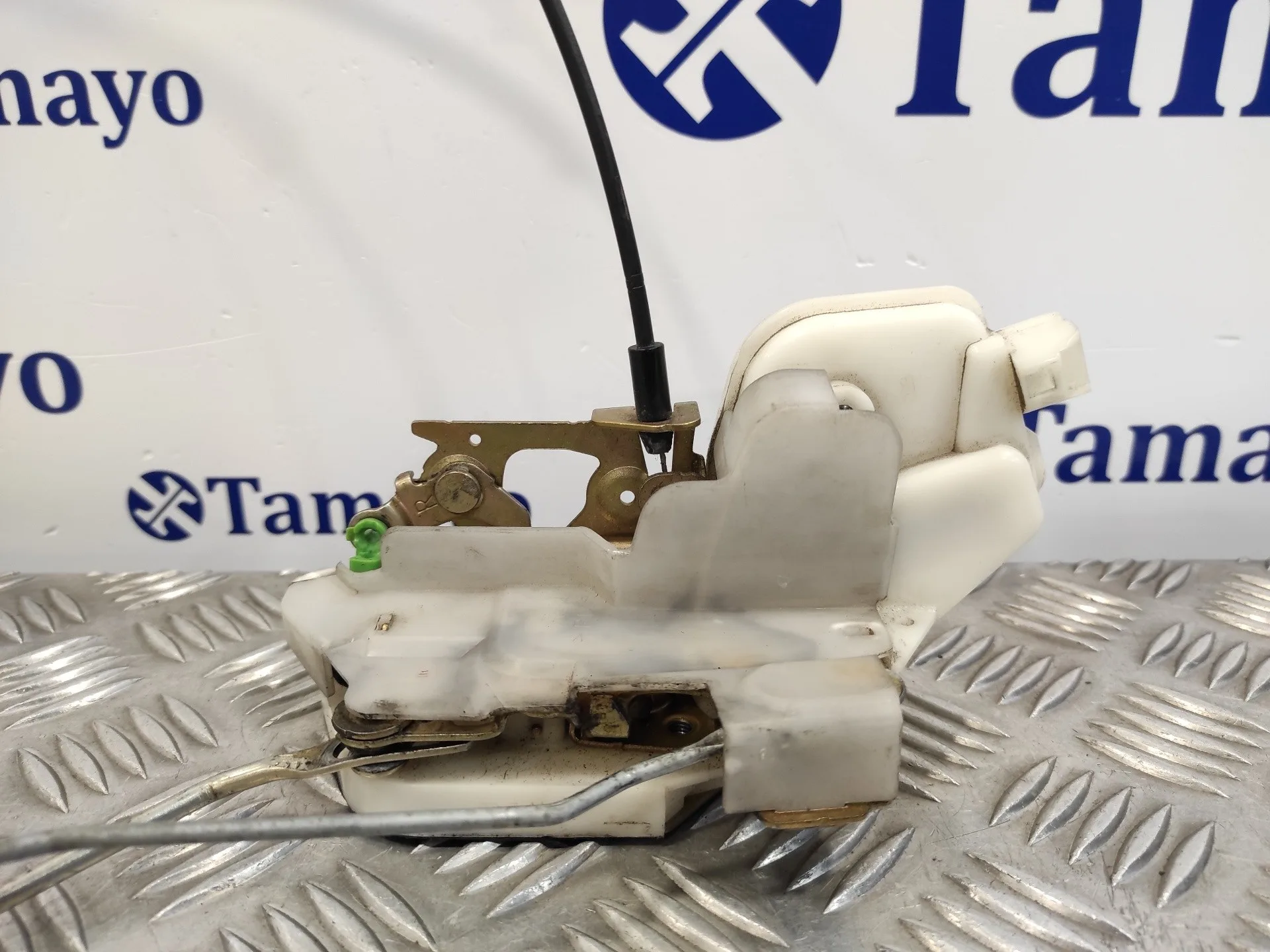 Cerradura Puerta Delantera Derecha para Mitsubishi Montero (V60/V70)