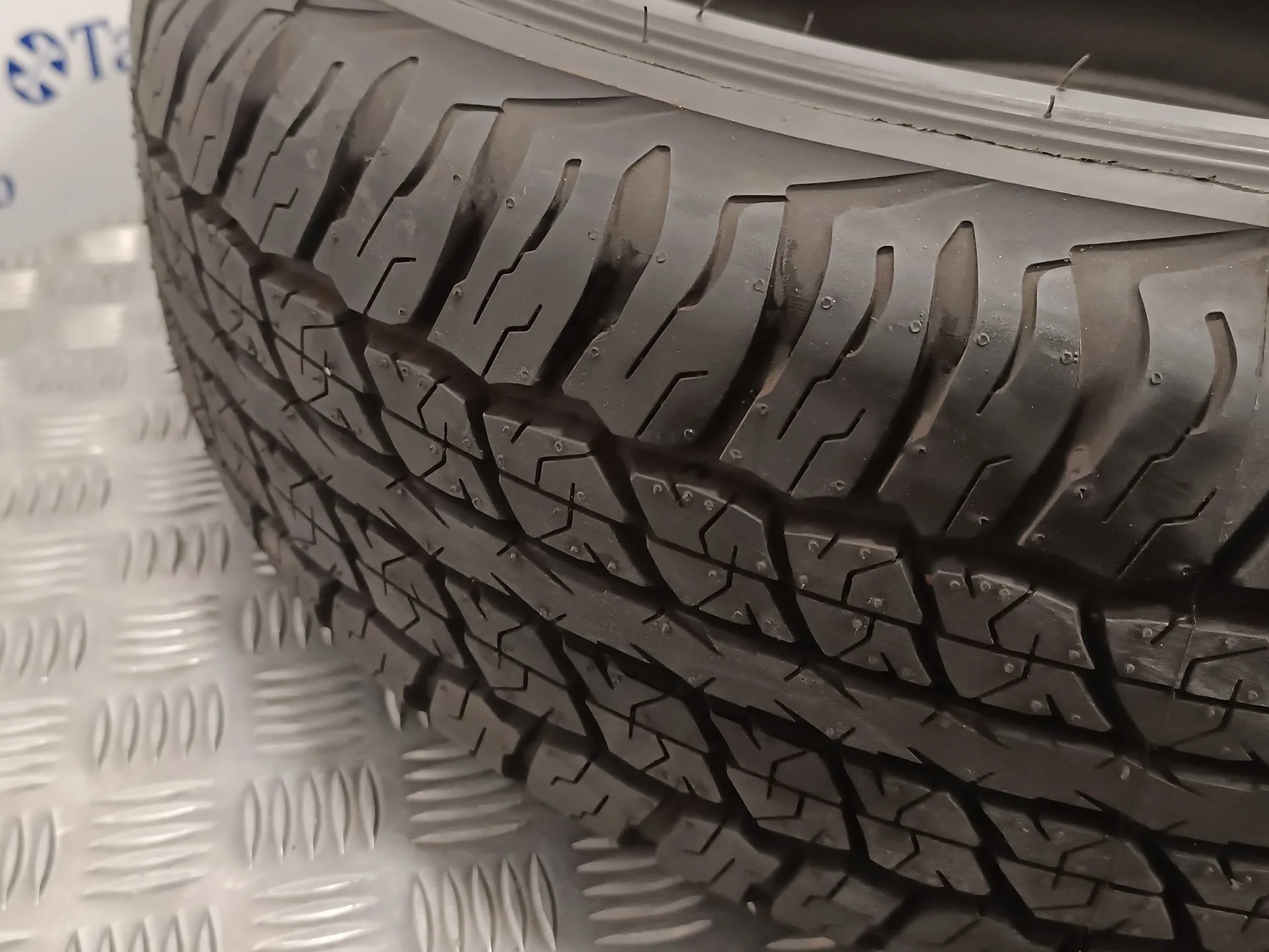 Neumatico Ocasion para » Otros... 225/70R17 105/106S