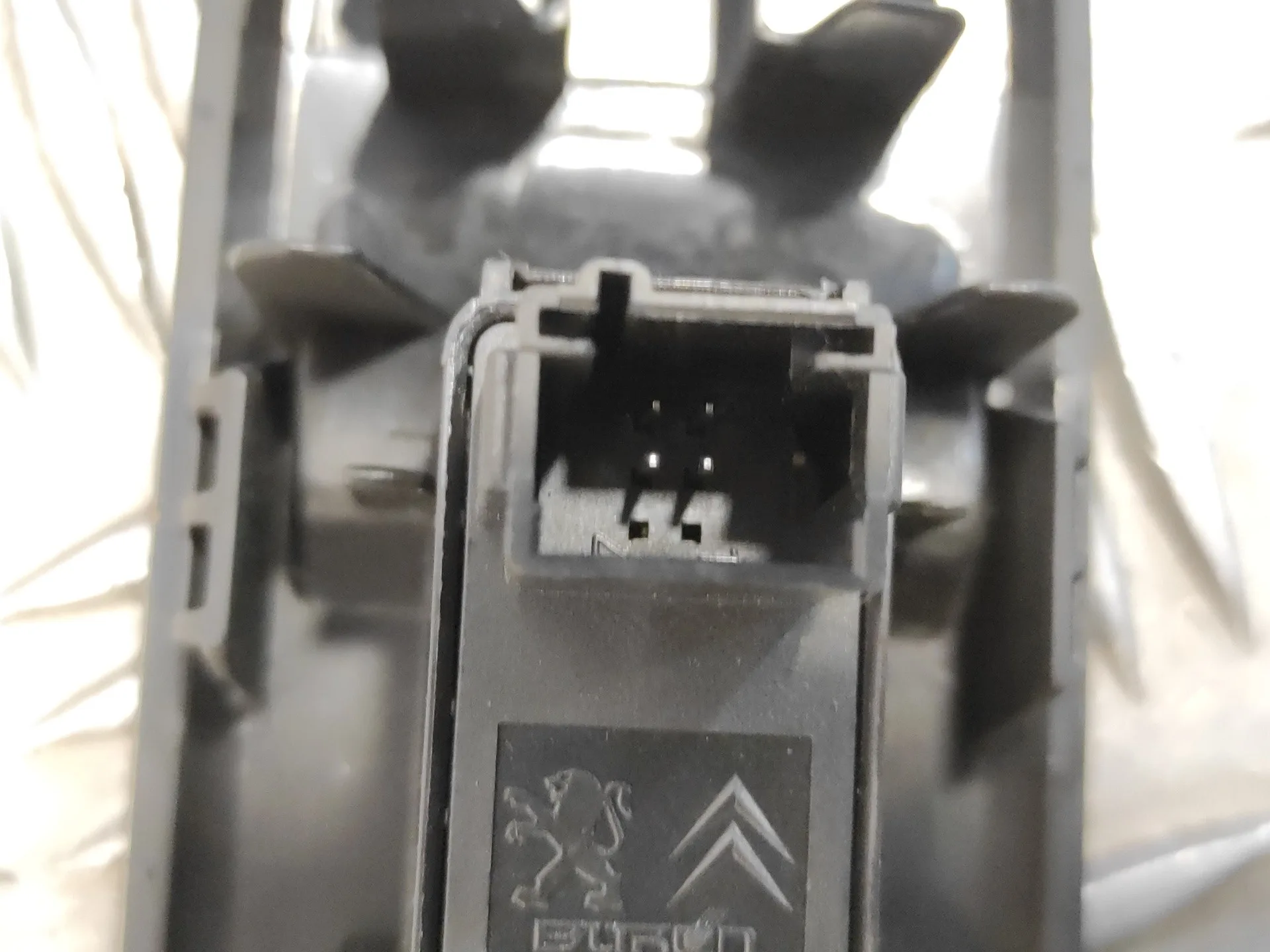 Mando Elevalunas Delantero Derecho para Peugeot 3008