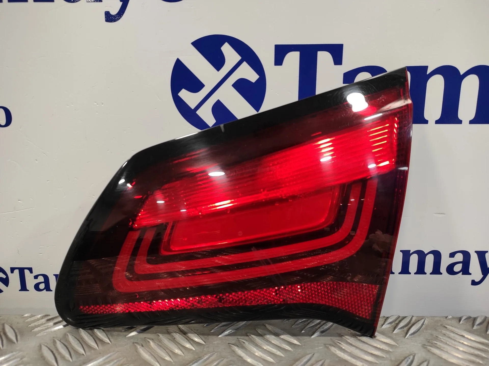 Piloto Trasero Derecho Porton para Citroën C4 Lim.