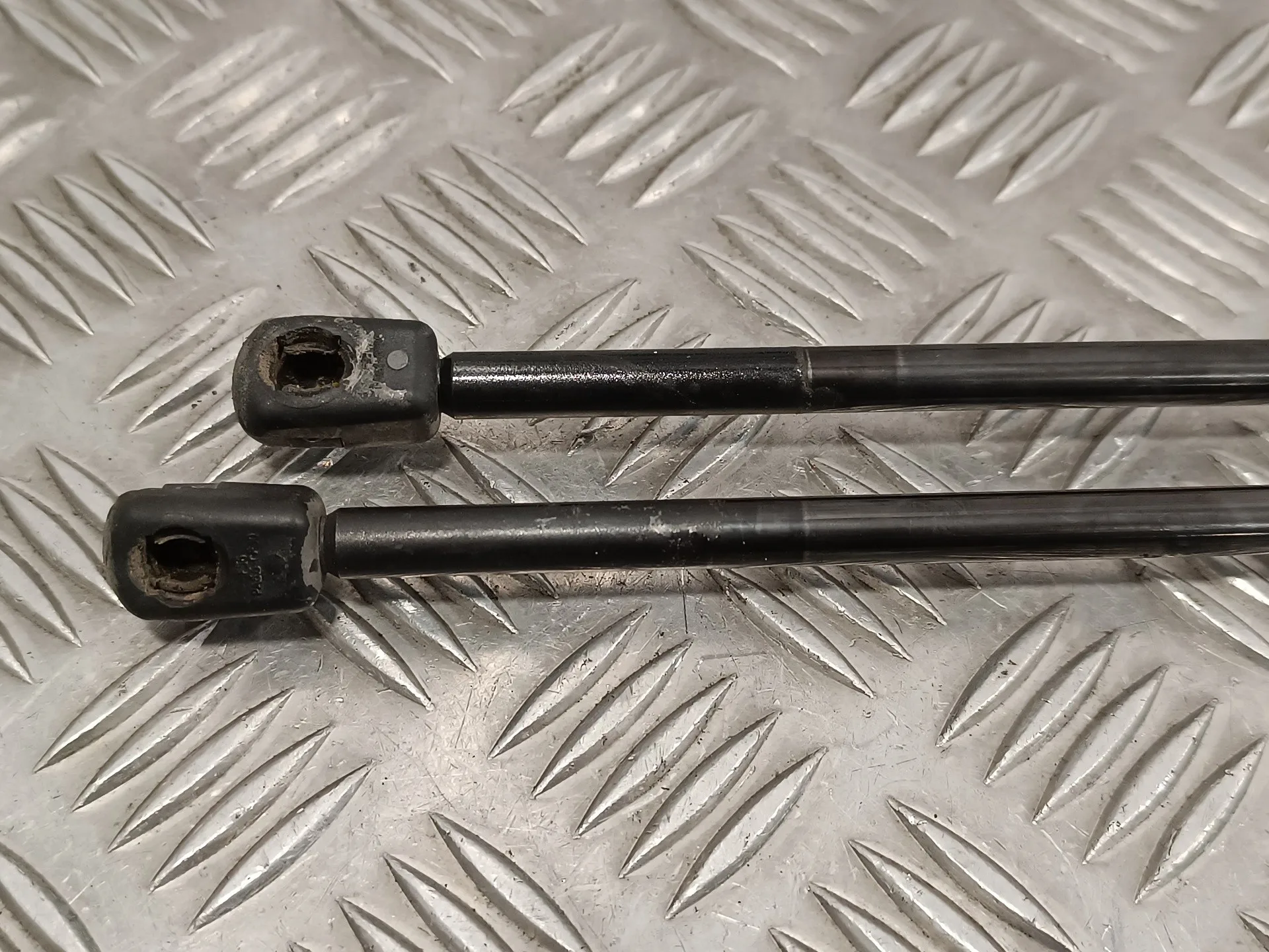 Amortiguadores Maletero / Porton para Mercedes-Benz Vito Tourer (447)