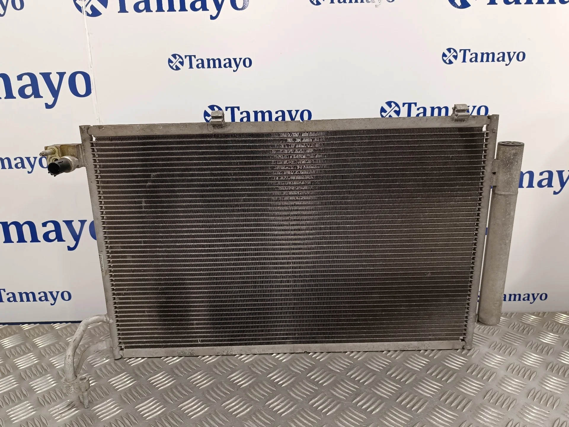 Condensador / Radiador Aire Acondicionado para Ford Fiesta (Cb1)