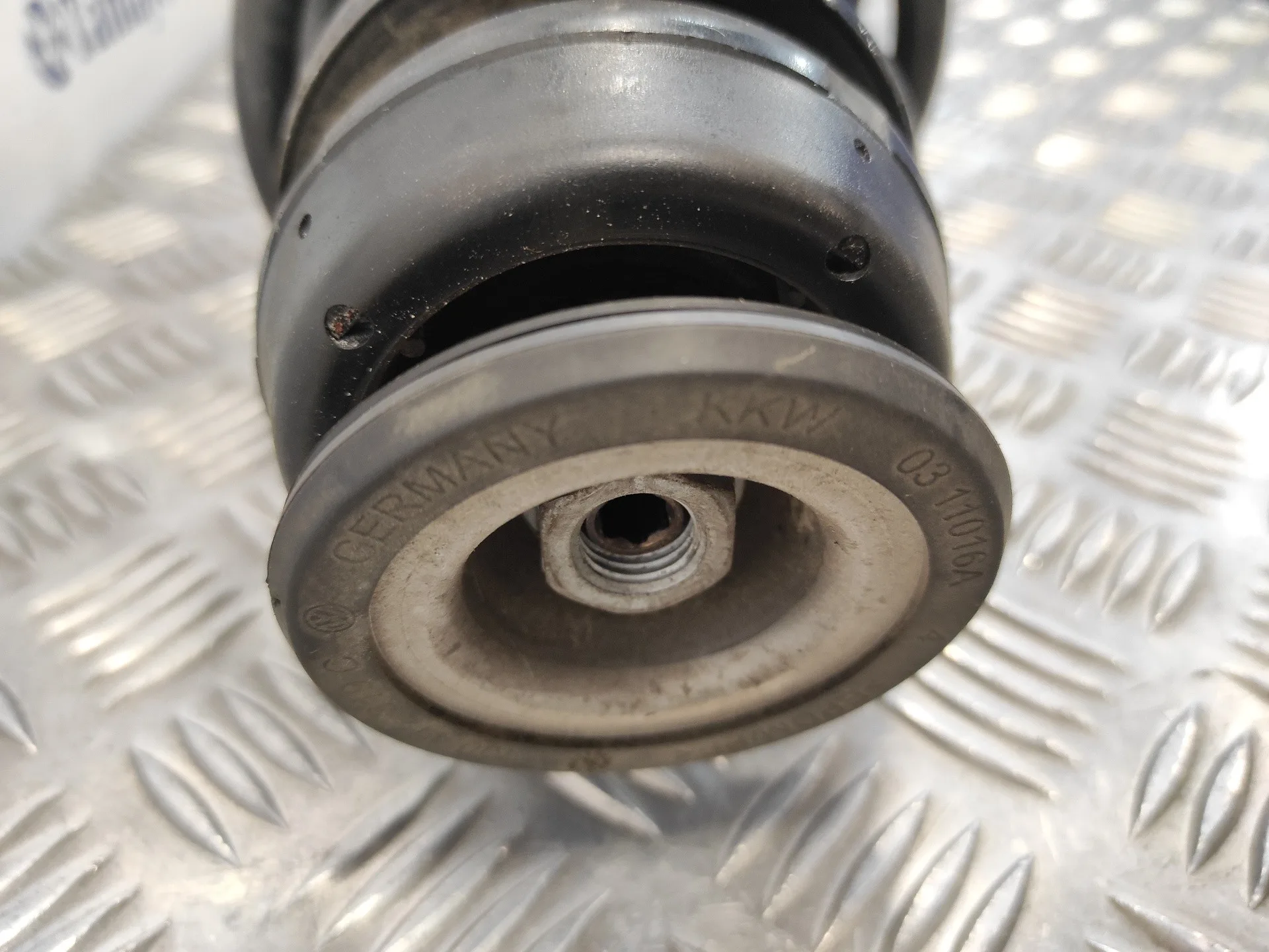 Amortiguador Delantero Izquierdo para Volkswagen Polo (6R1)